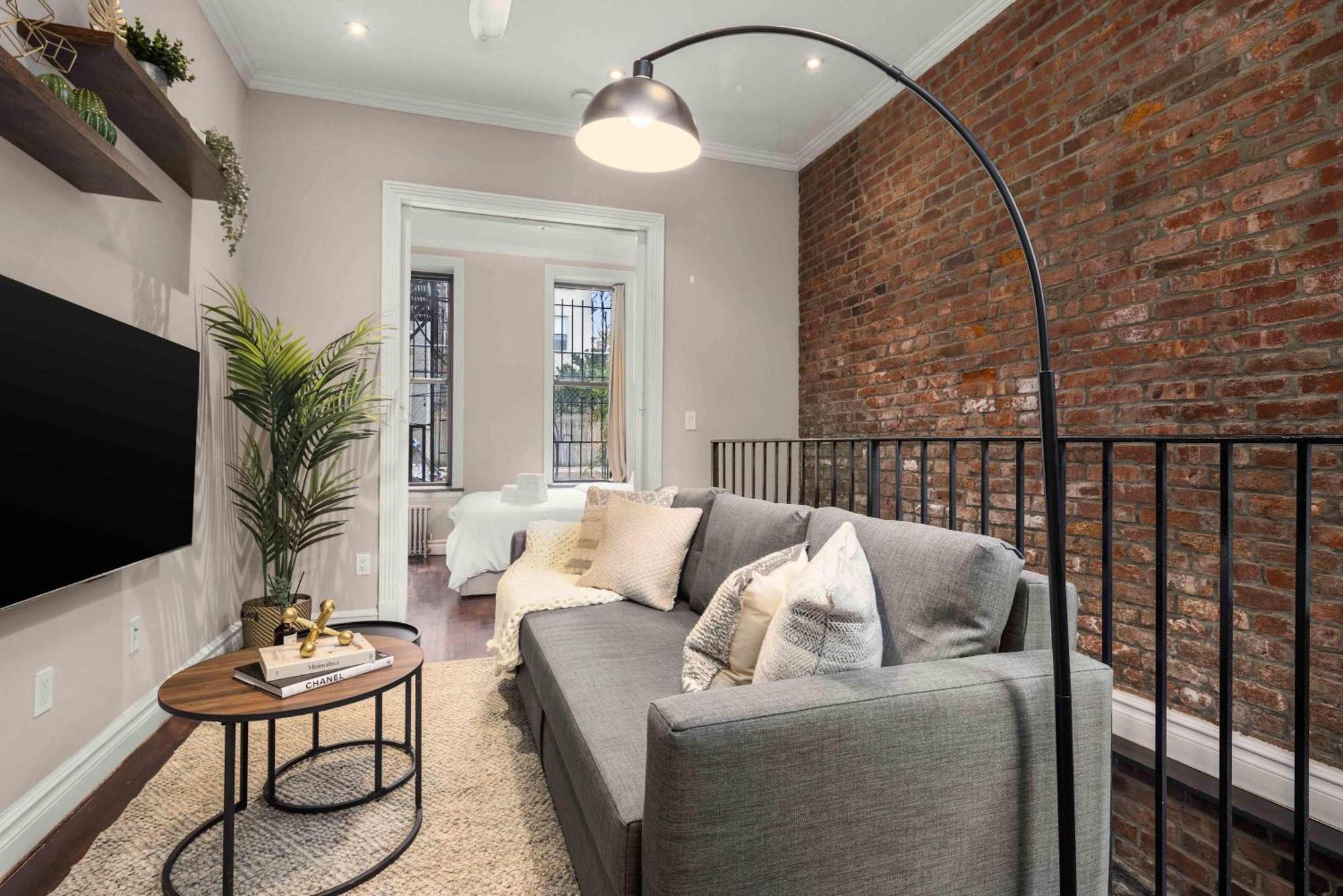 Apartment Sophisticated In Vibrant Manhattan New York