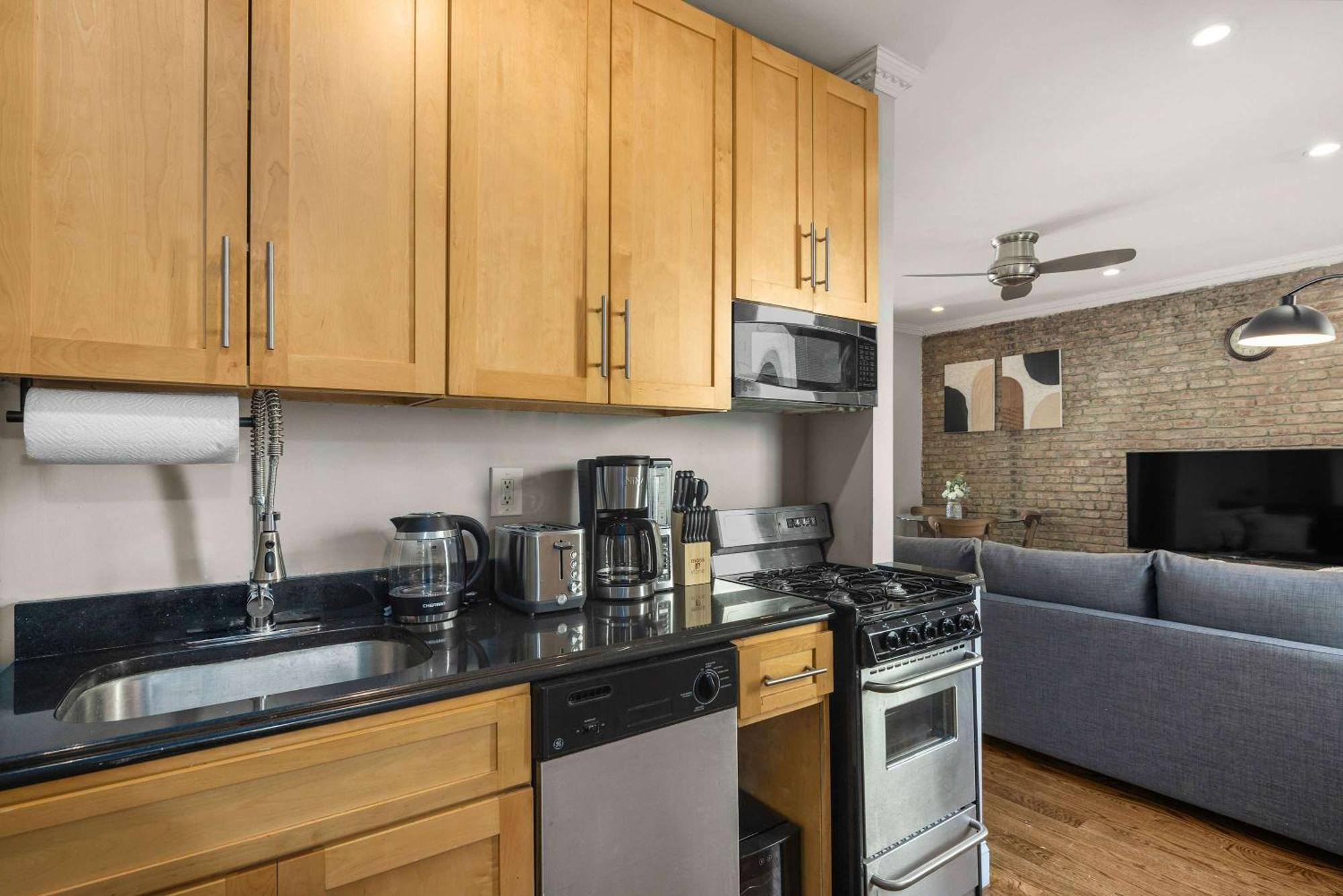 Apartment Stylish Nyc Retreat Near Attractions *