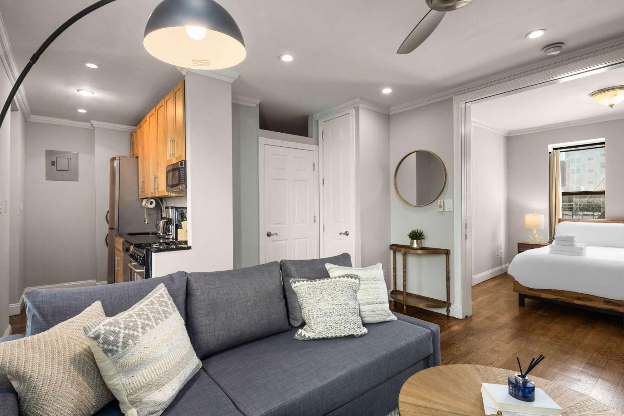 Apartment Stylish Nyc Retreat Near Attractions