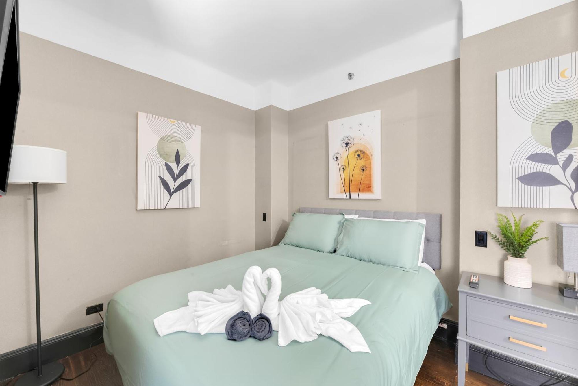 Apartment Nyc Walking Distance To Everywhere! *