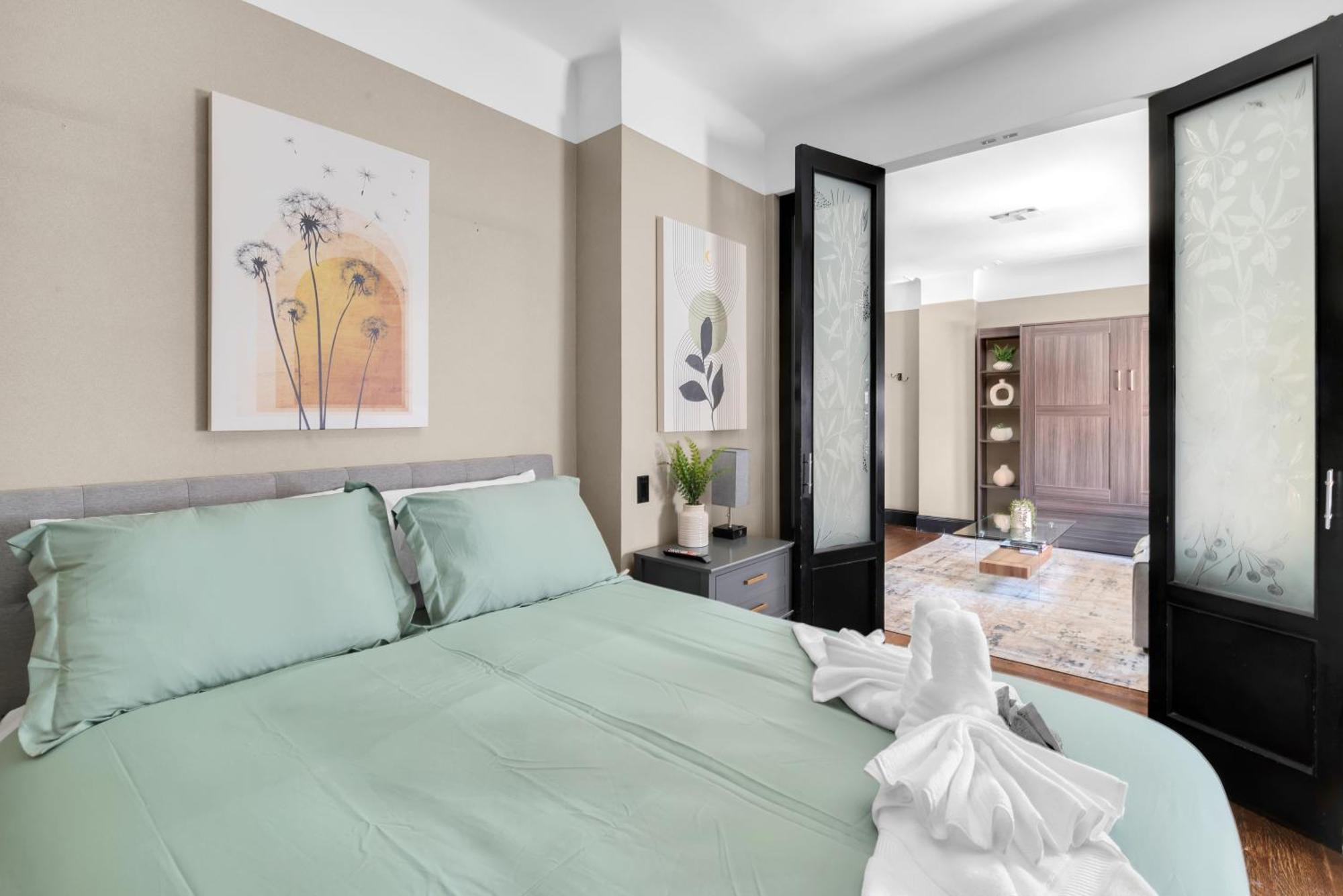 Apartment Nyc Walking Distance To Everywhere! New York