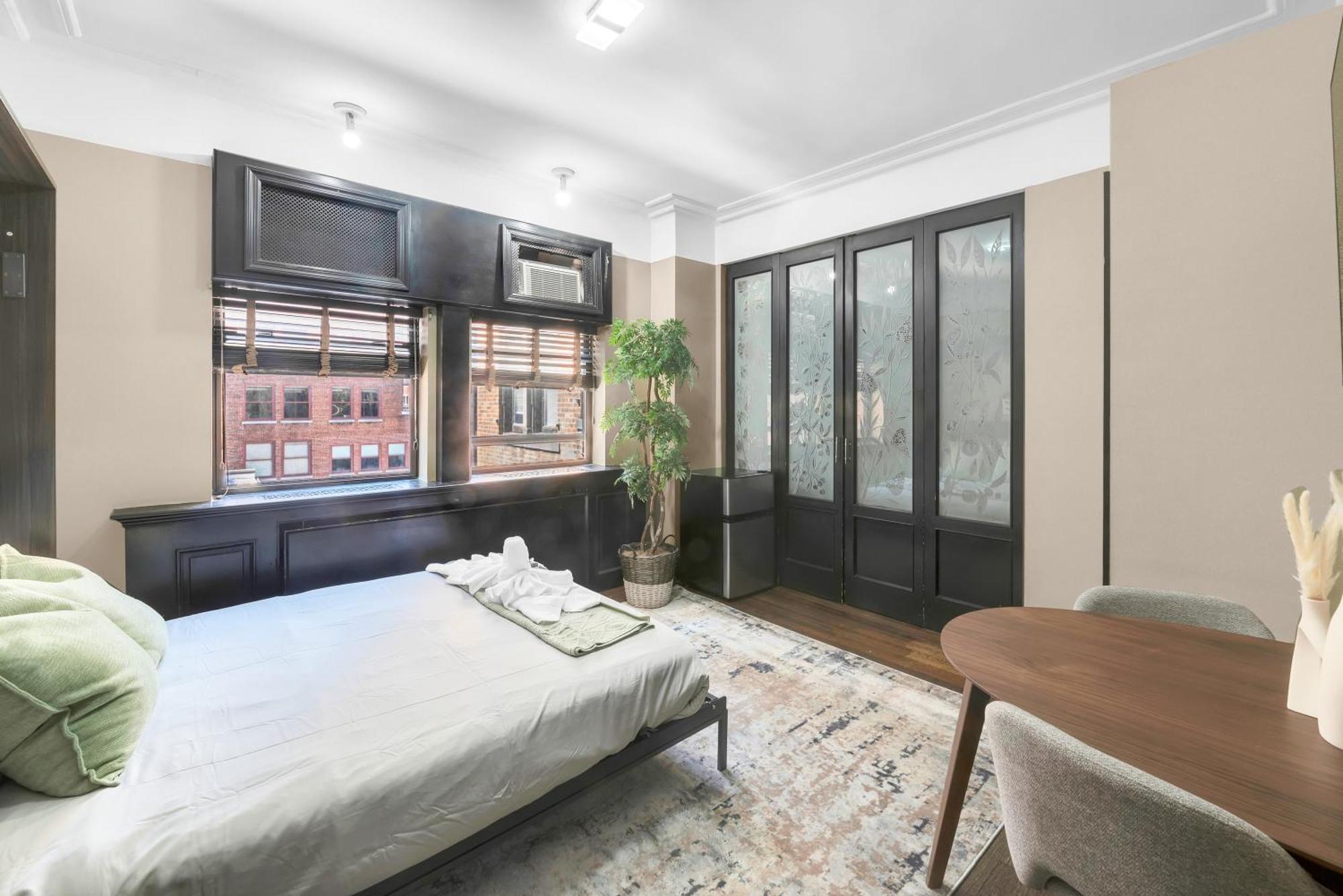 Apartment Nyc Walking Distance To Everywhere! *