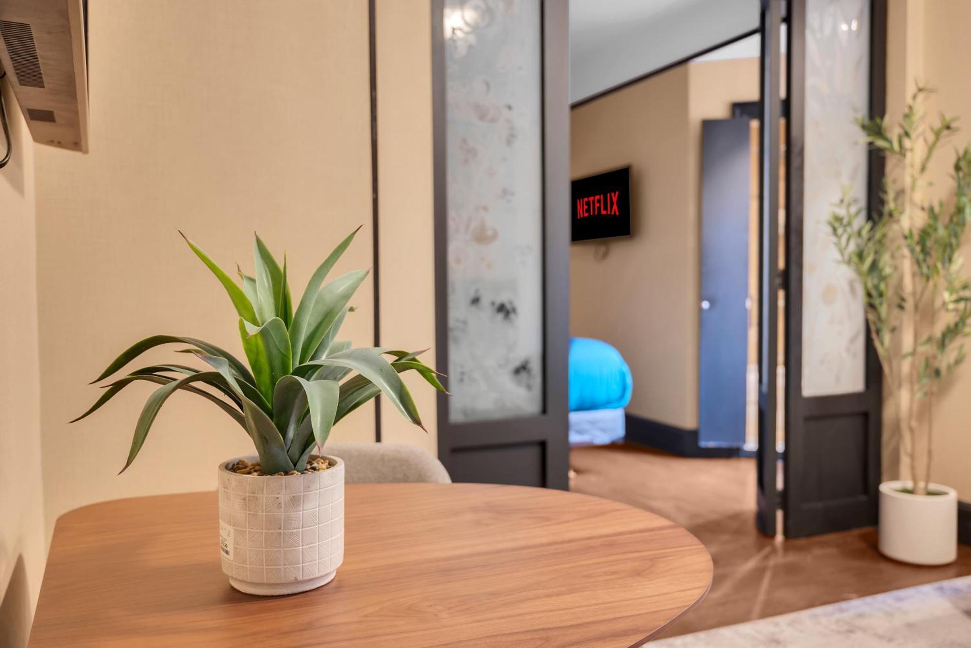 Nyc Premier Walking Distance To Times Square New York
