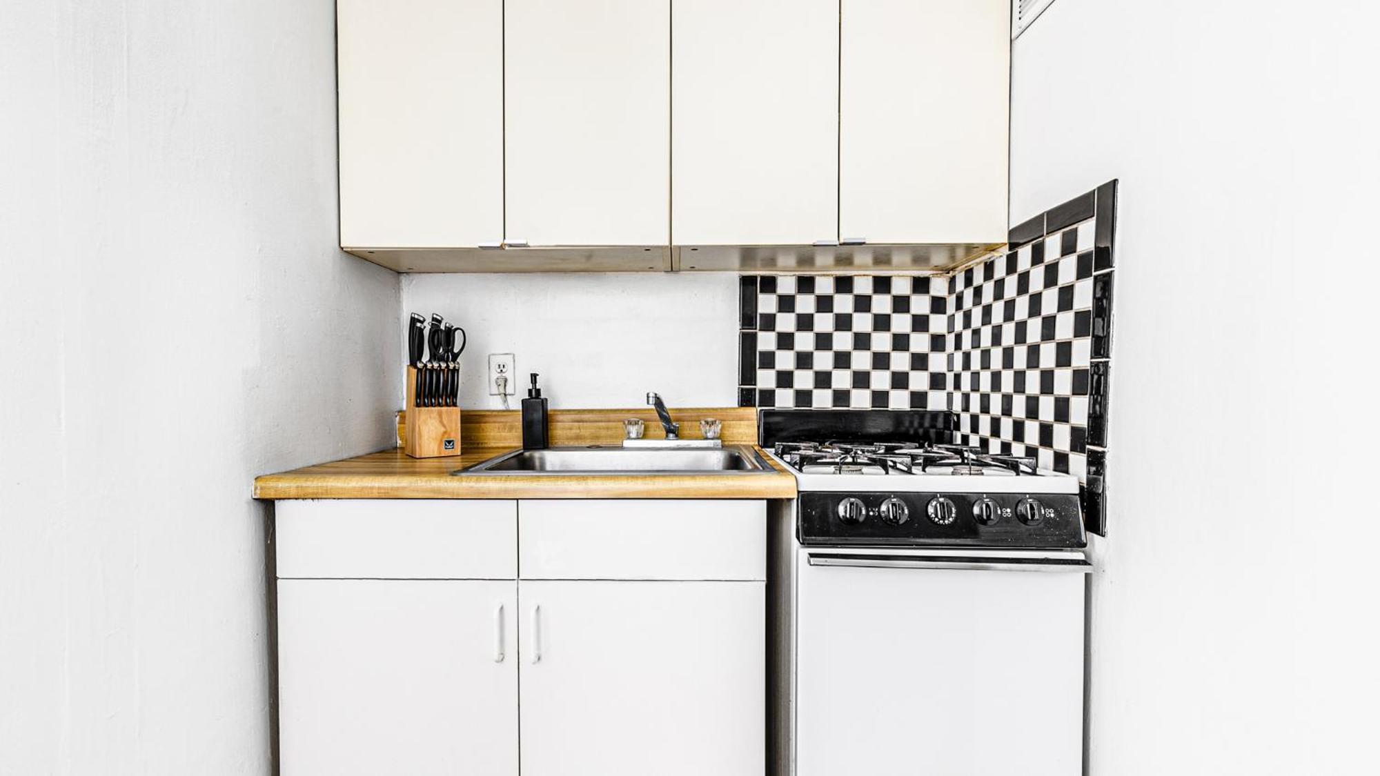 2-bedroom Near Nyc Icons! *