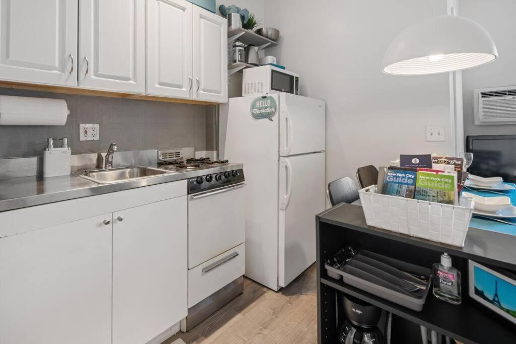 2br Great Location Short Walk To Times Square * New York