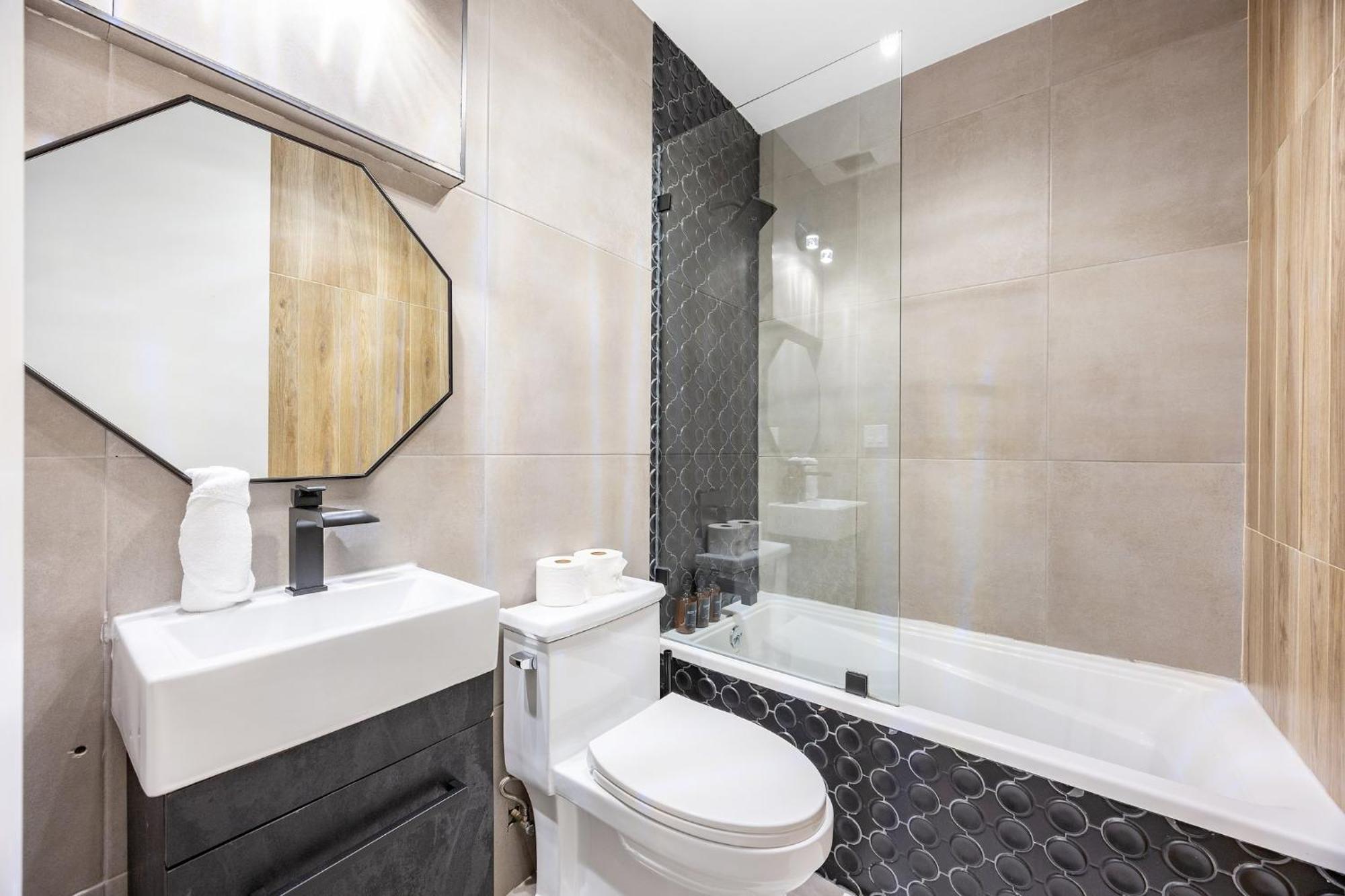 Appartement Mid-century 5br And 5 Baths W Ps5 & Laundry *