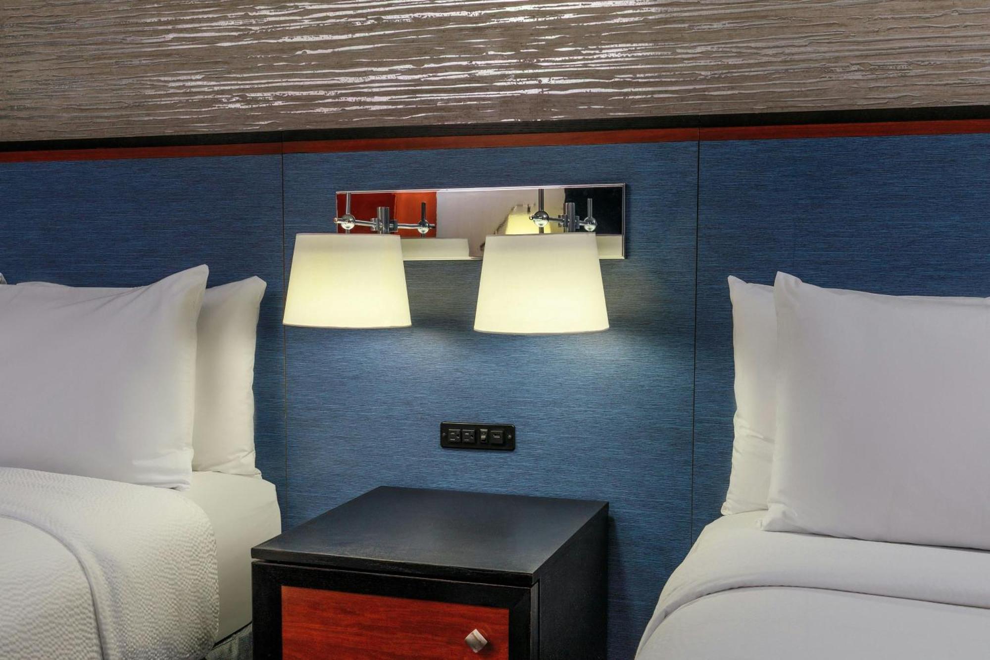 Fairfield By Marriott Manhattan Times Square Hotel 4*