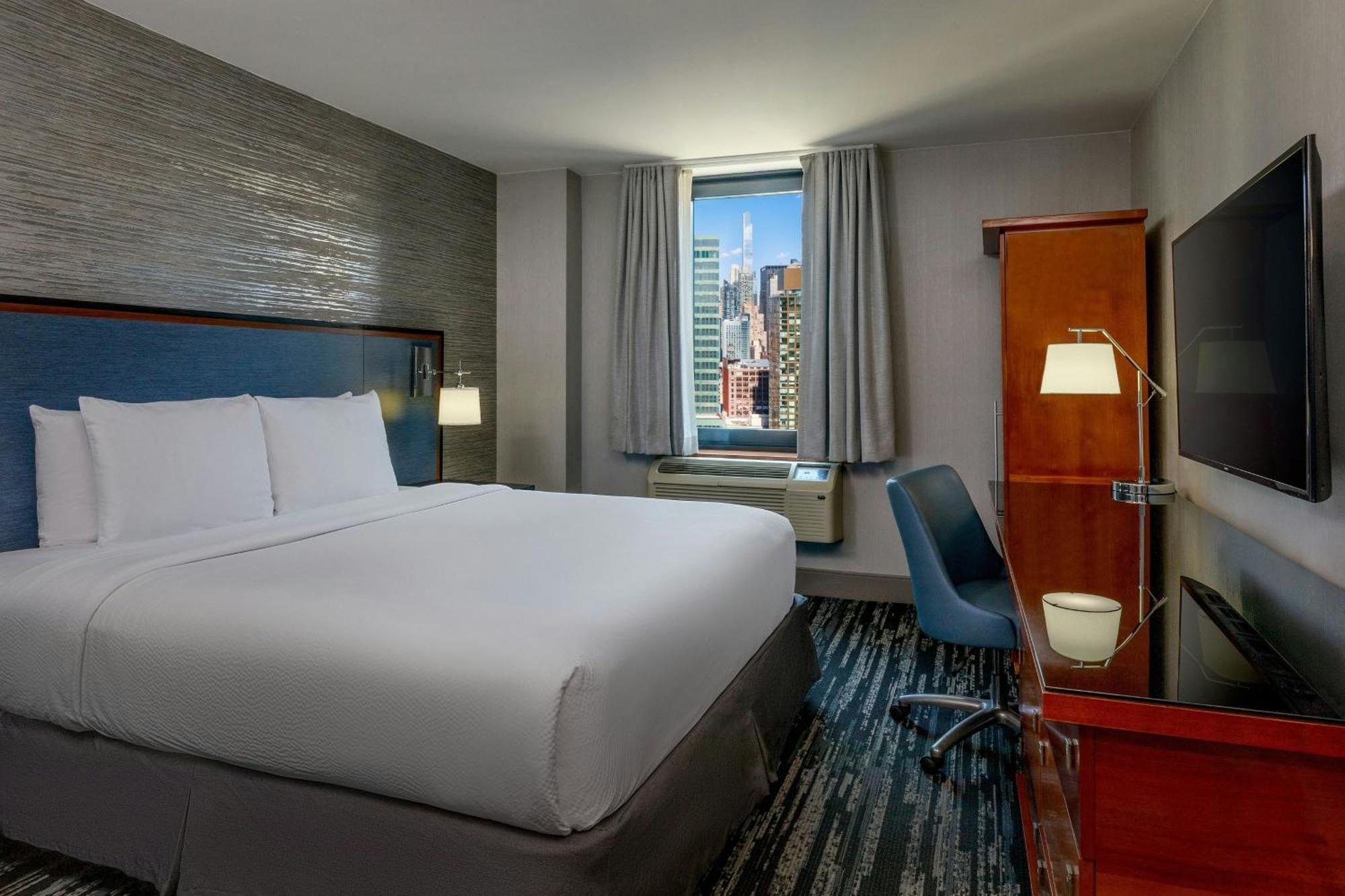 Fairfield By Marriott Manhattan Times Square 4*