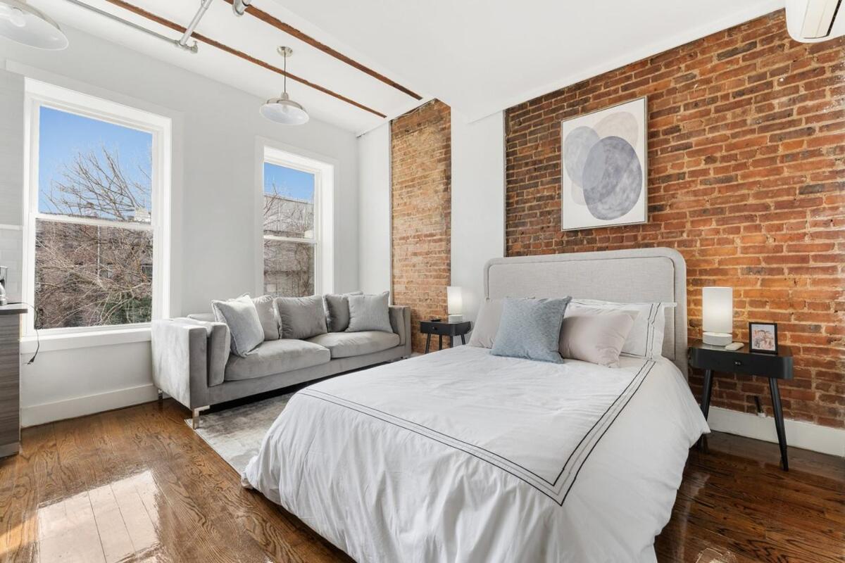 Chic In The Heart Of Brooklyn Apartment *