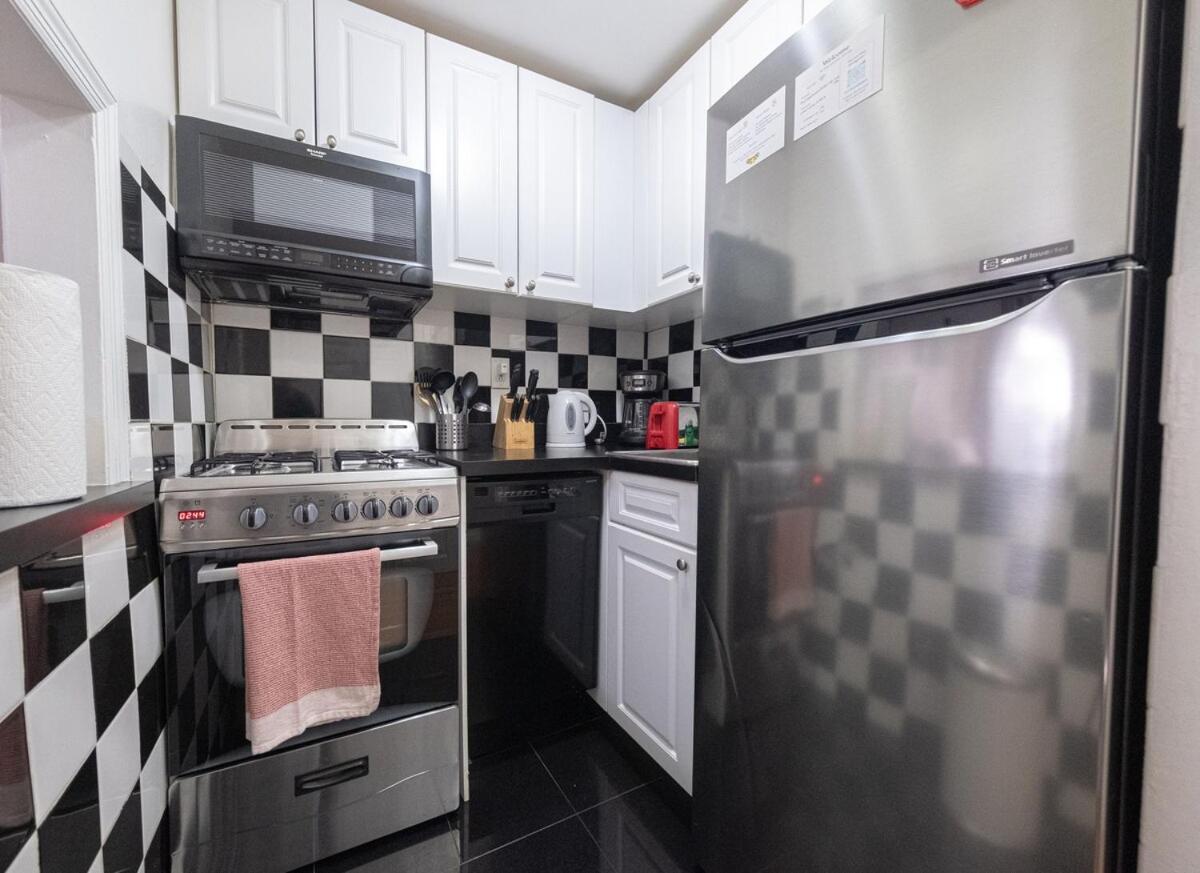Apartment Close To Park, Lenox Hill & Ny Presbyterian New York