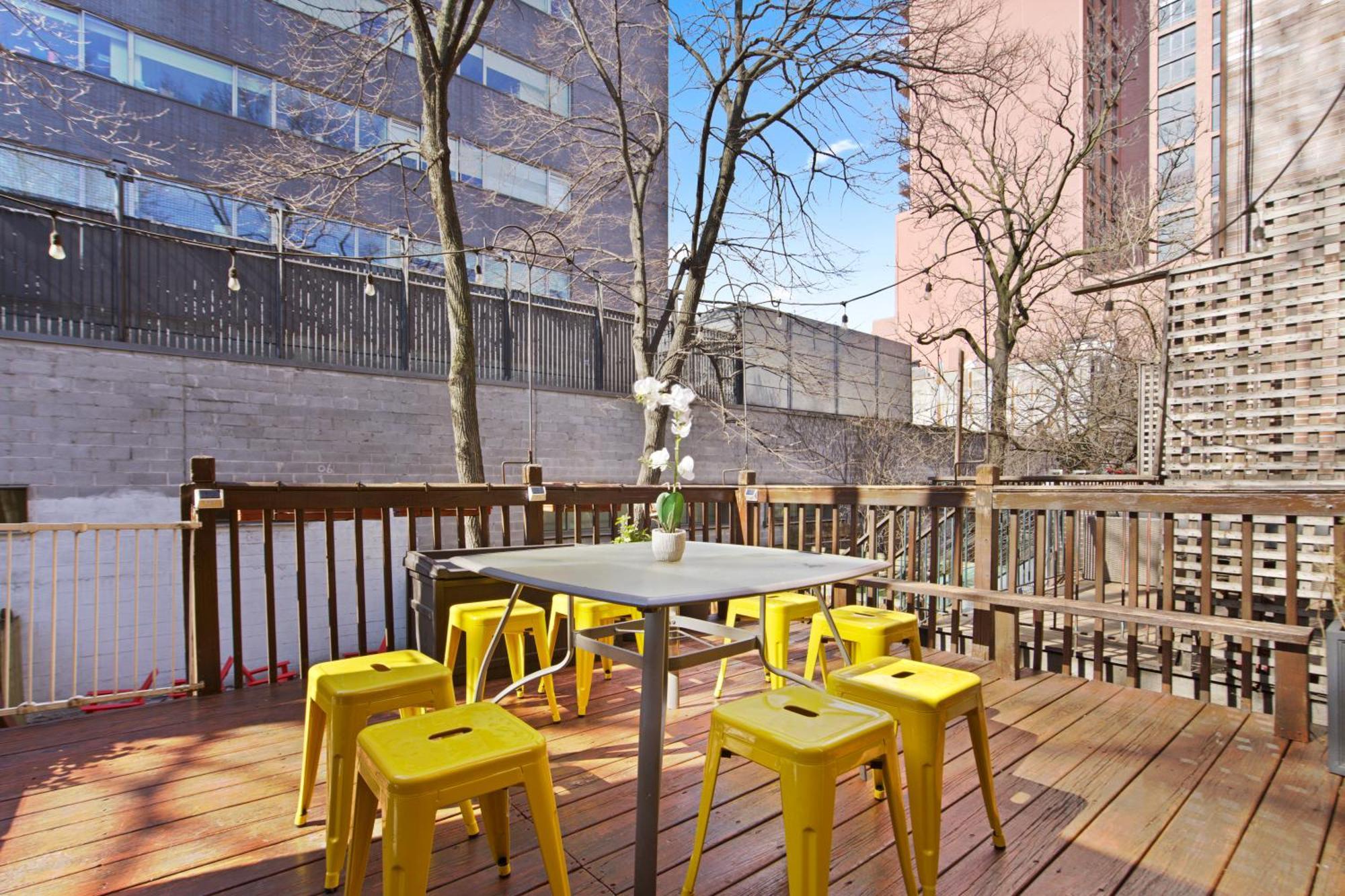 3Br Nyc Brownstone Game Room Backyard Patio *