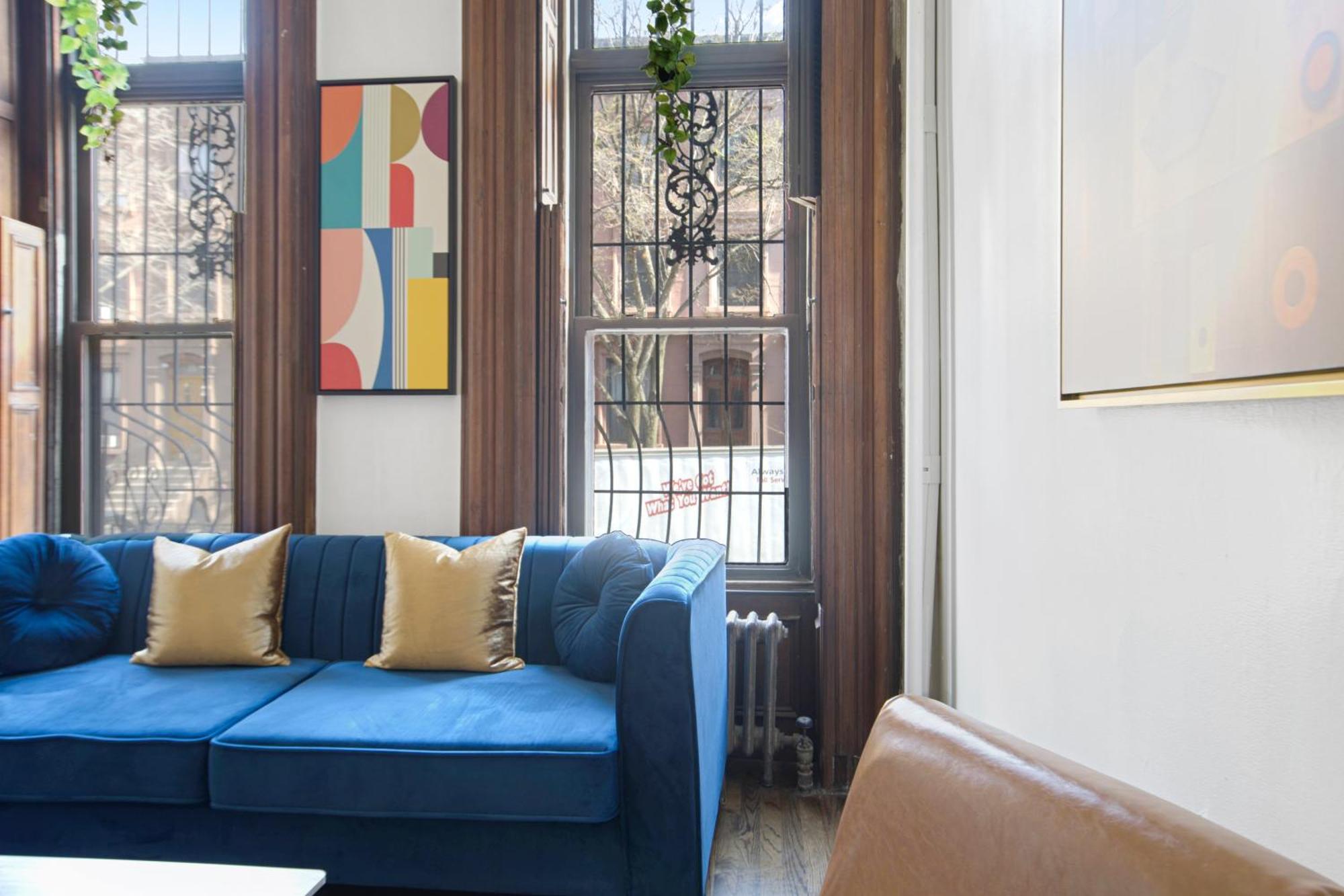 3br Nyc Brownstone Game Backyard Patio