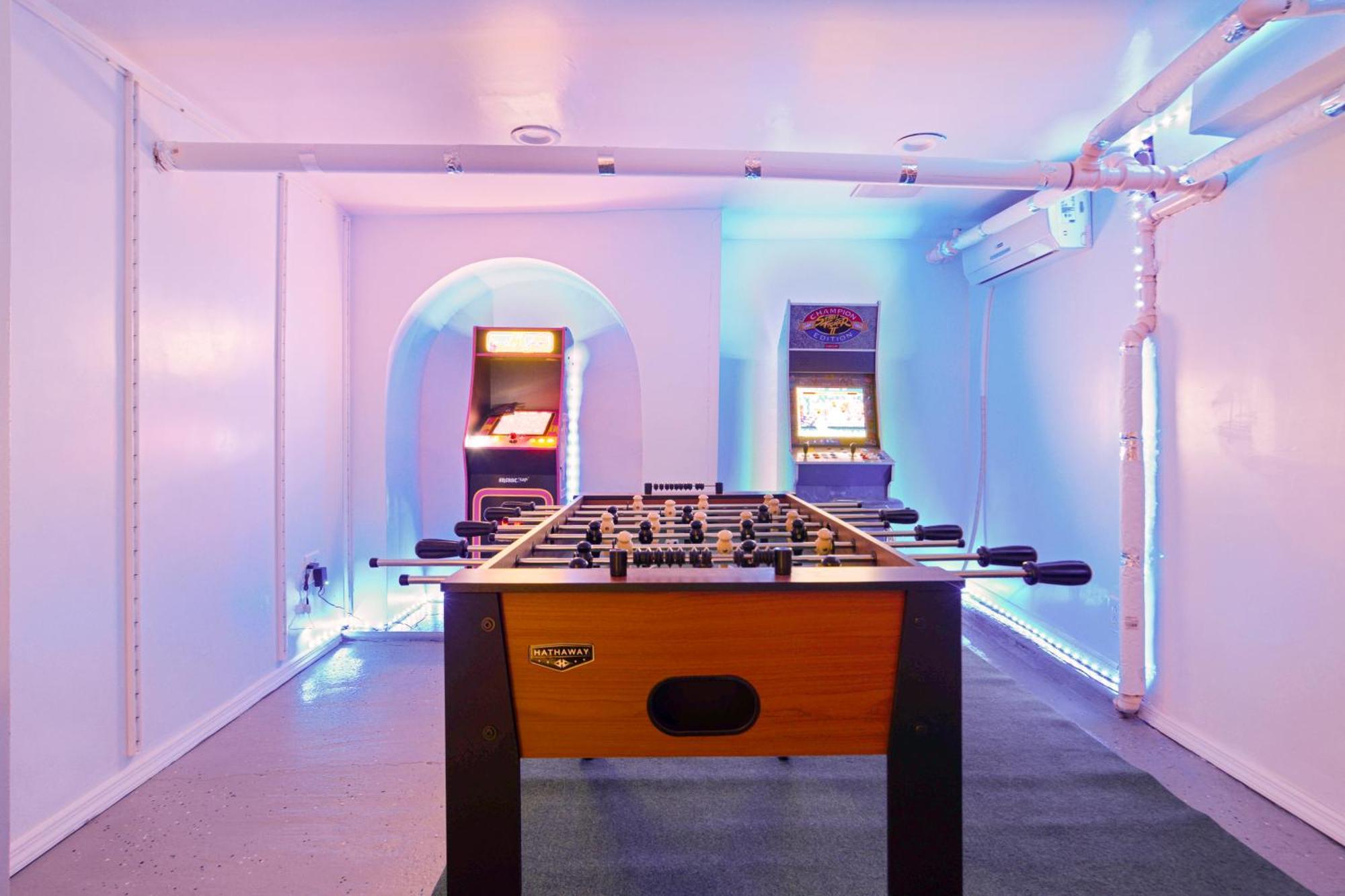3Br Nyc Brownstone Game Room Backyard Patio Apartment New York