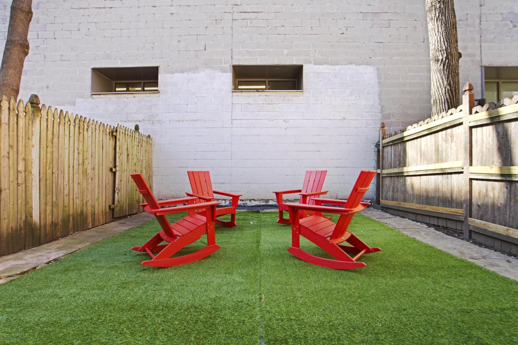 3Br Nyc Brownstone Game Room Backyard Patio Apartment