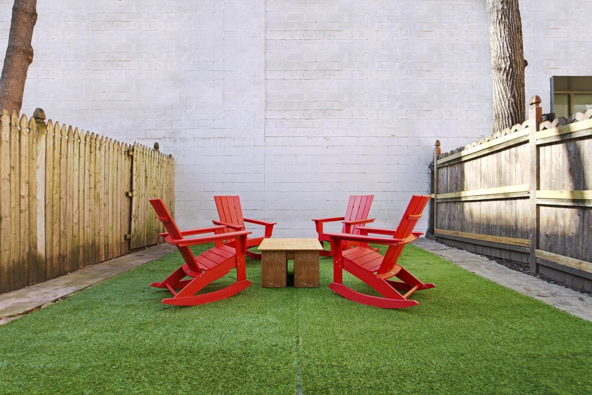 Apartment 3br Nyc Brownstone Game Backyard Patio *
