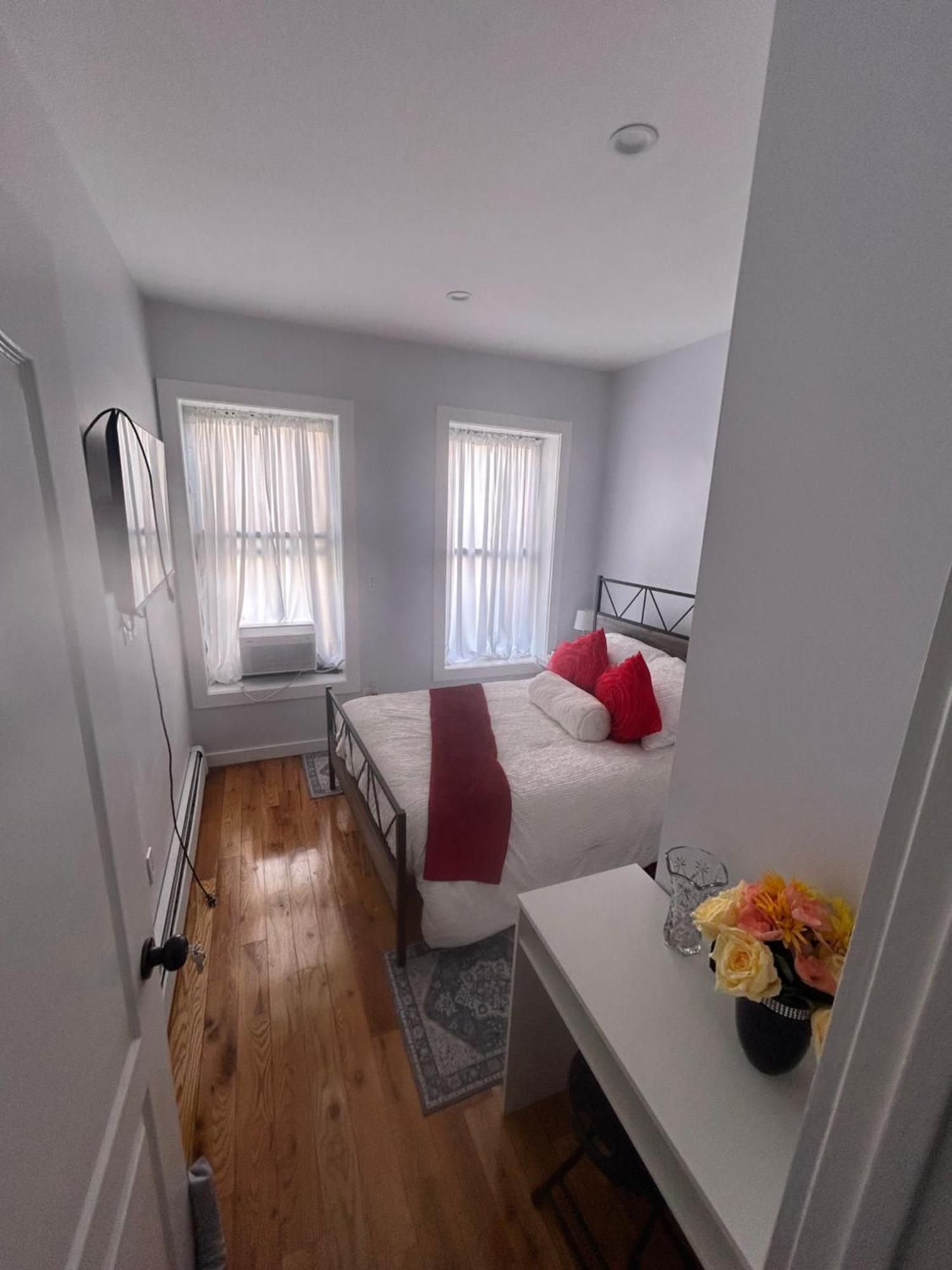 Simple Elegant Living Apartment *