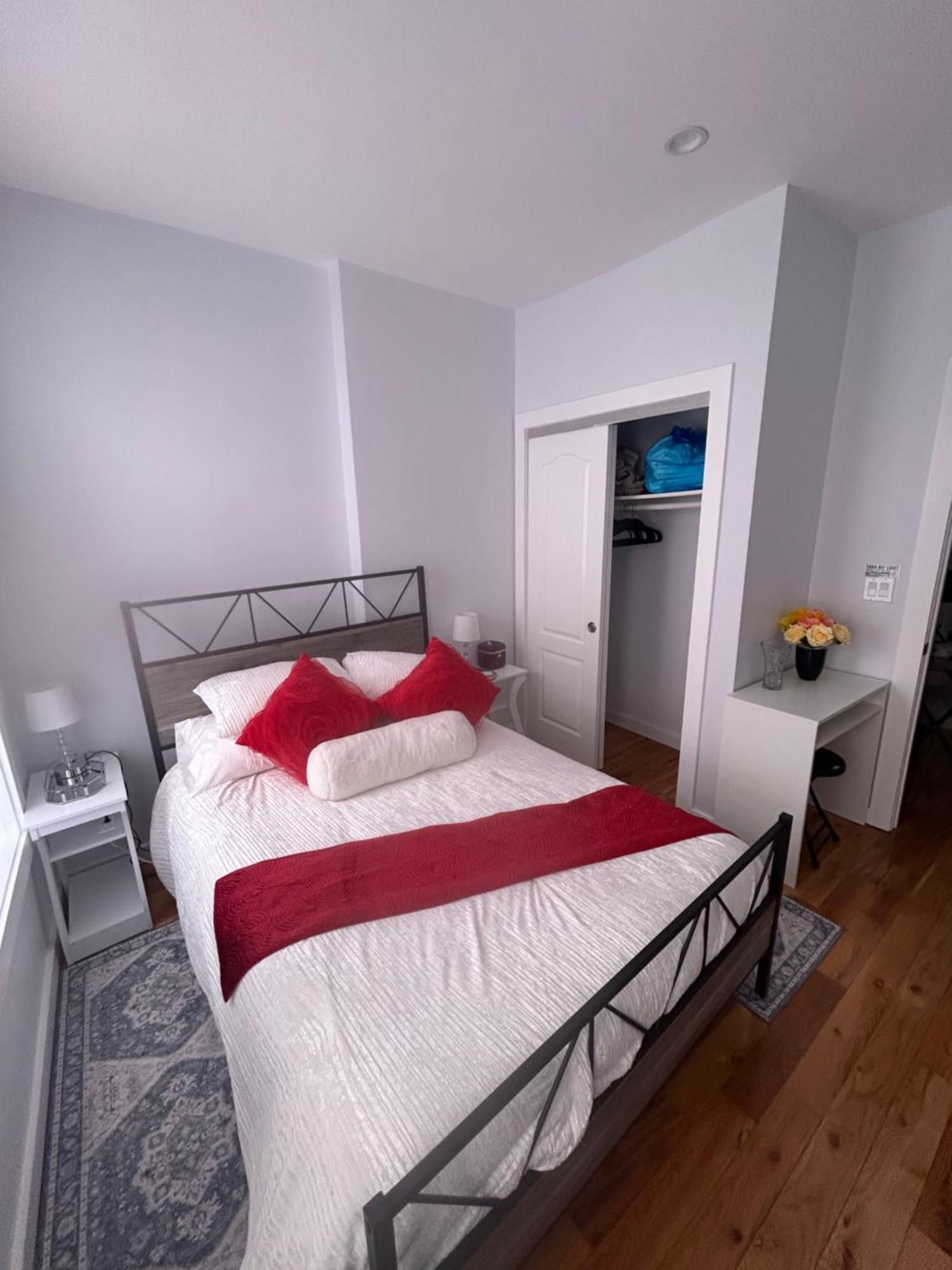 Simple Elegant Living Appartement New York
