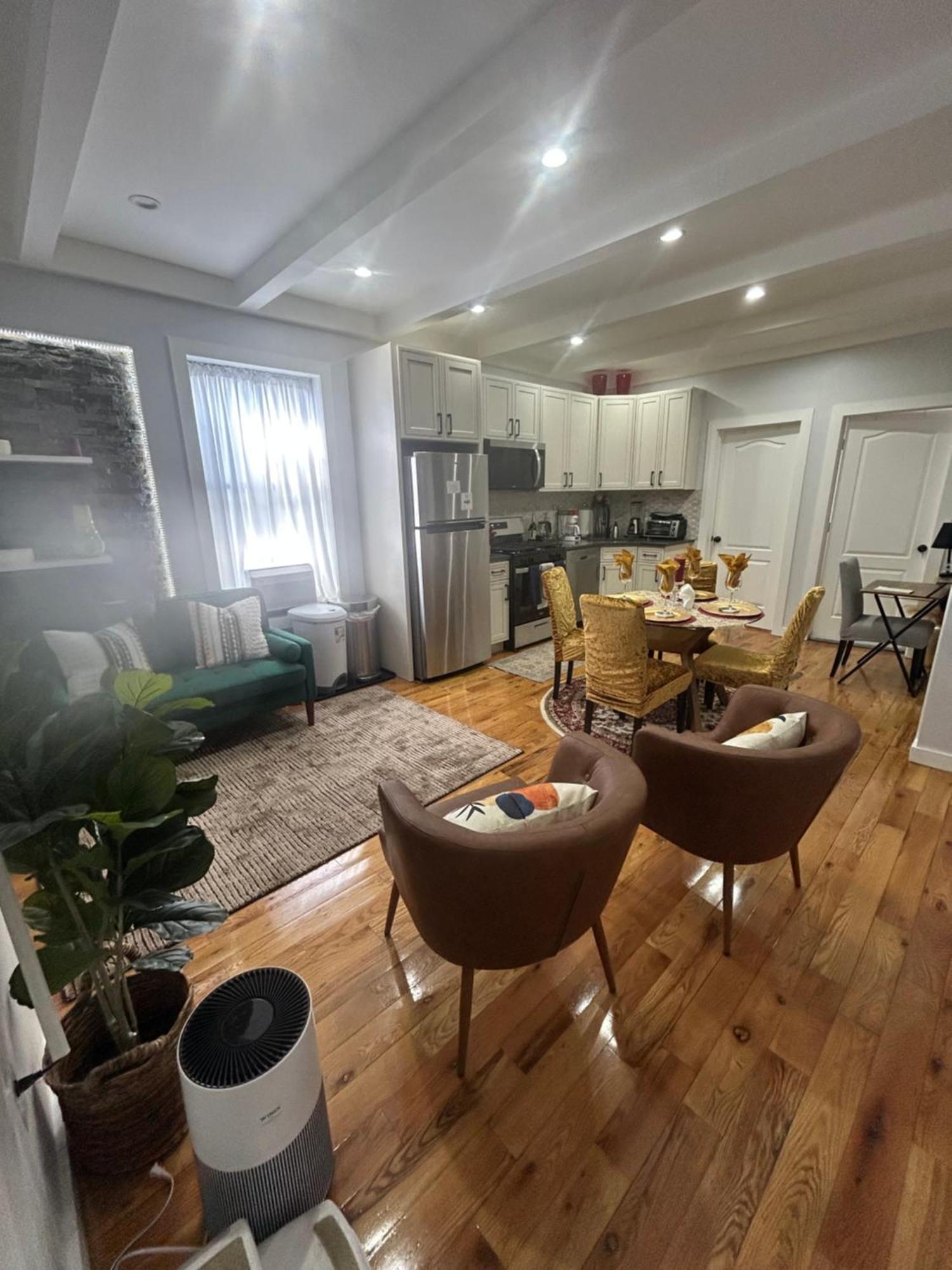 Apartment Simple Elegant Living