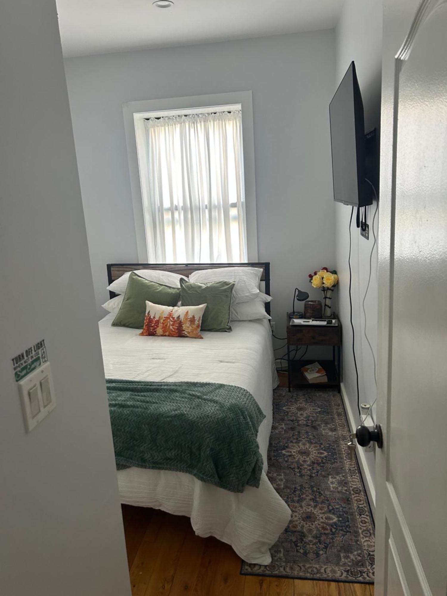 Simple Elegant Living Apartment New York