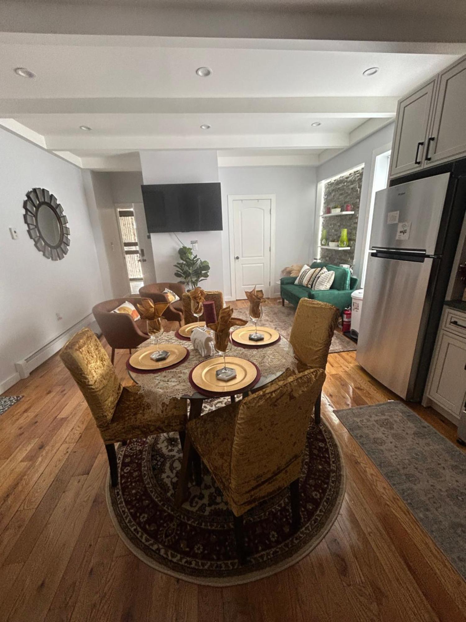 Apartment Simple Elegant Living New York