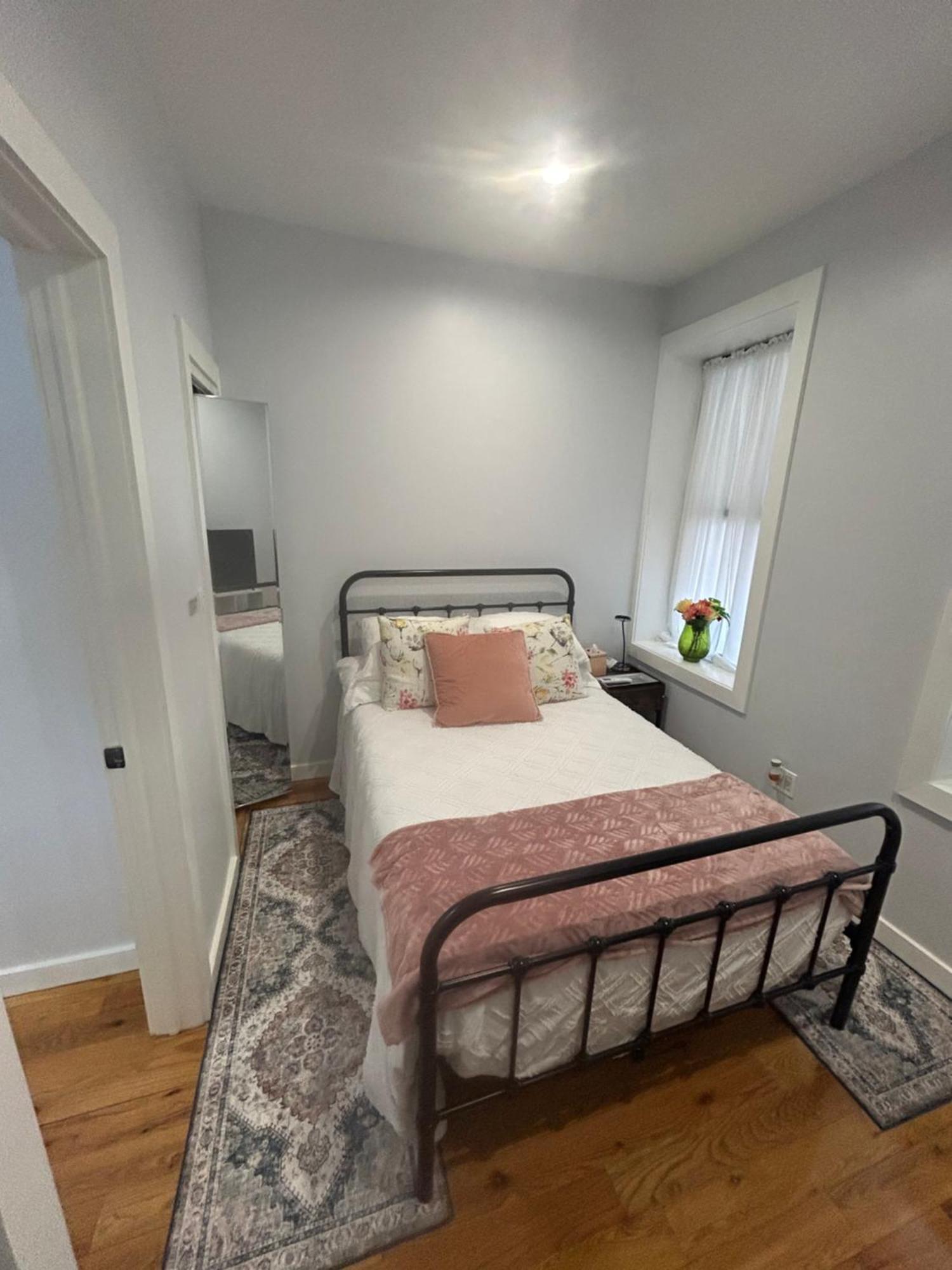 Simple Elegant Living Apartment *