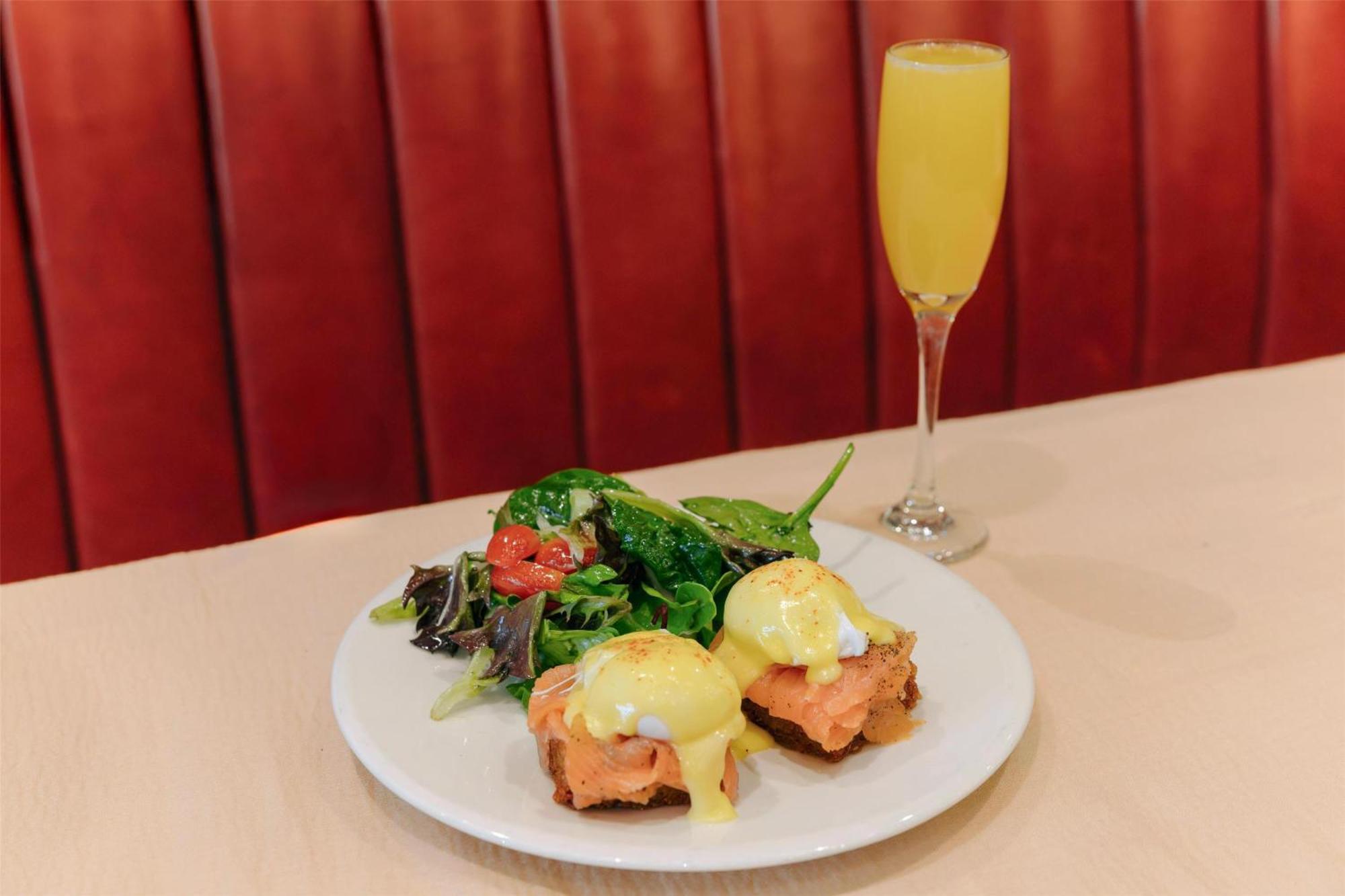 Arlo Williamsburg 5*