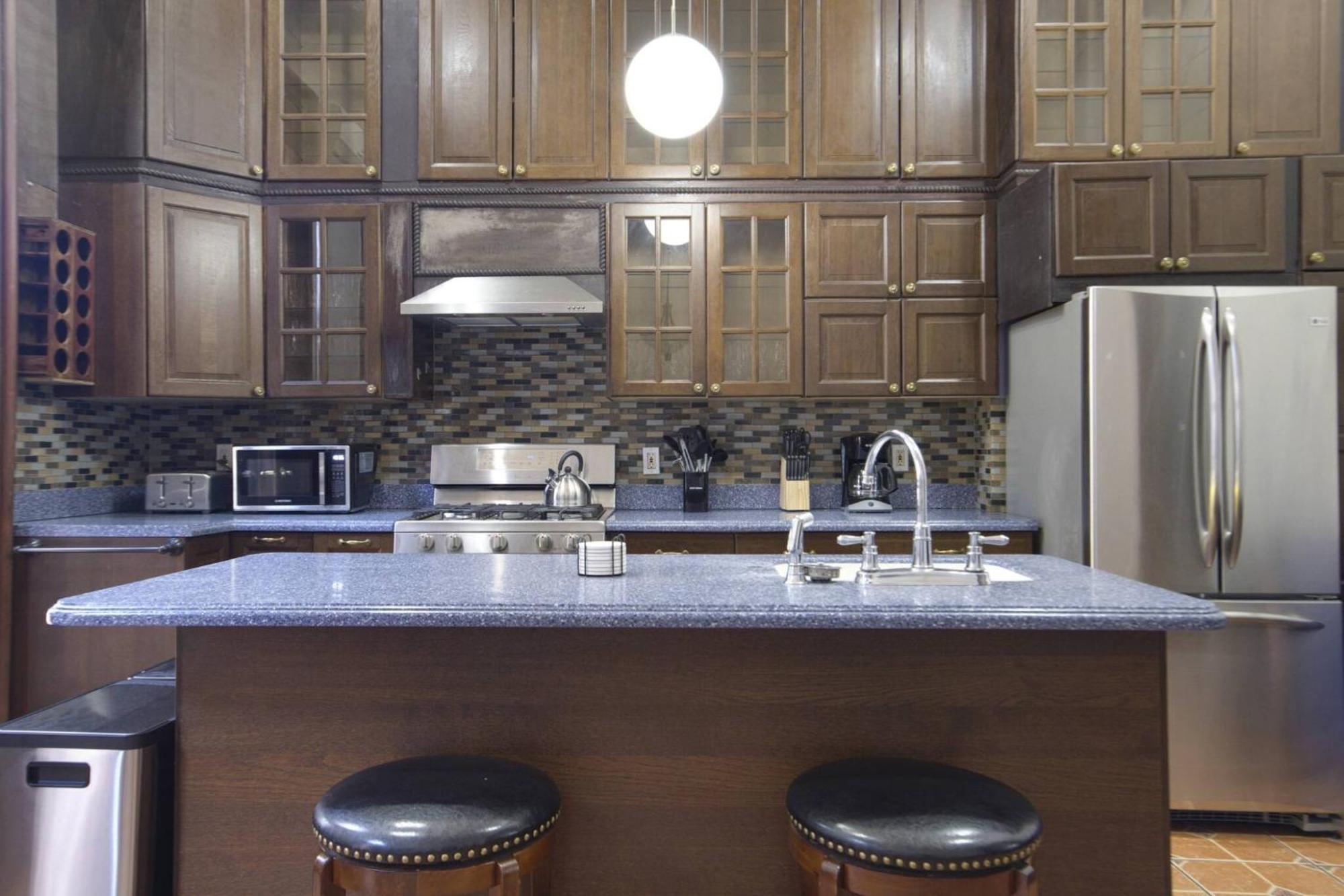 3Br Nyc Brownstone Game Room Backyard Patio Apartment *
