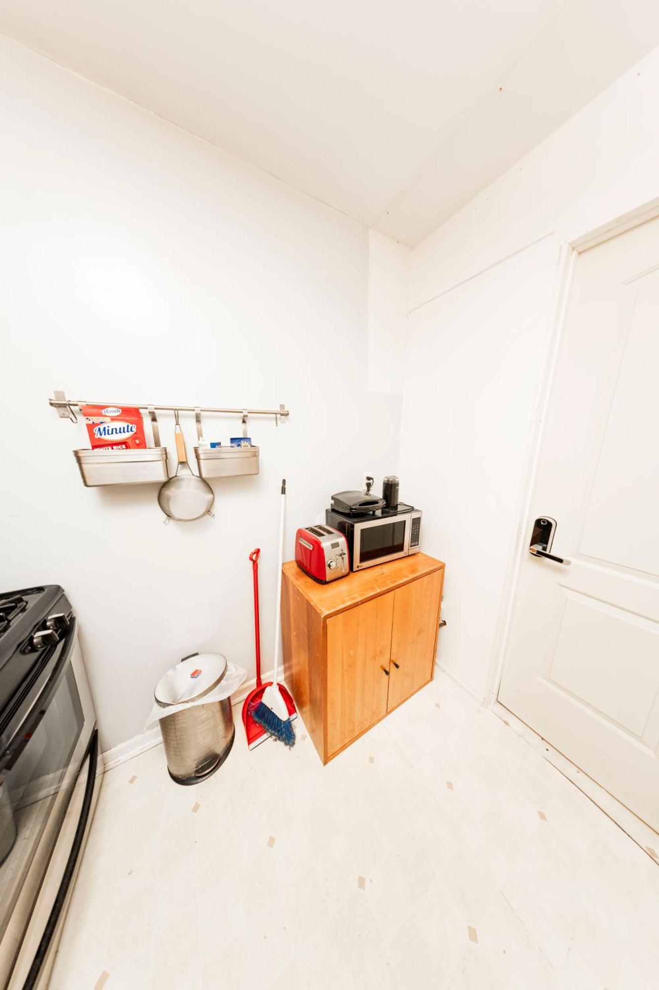 Apartment & Play Red Adult In Williamsburg *