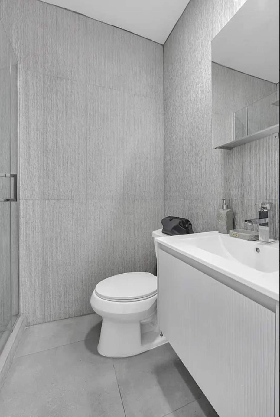 51-1a Renovated 3br 2bath Prime Soho