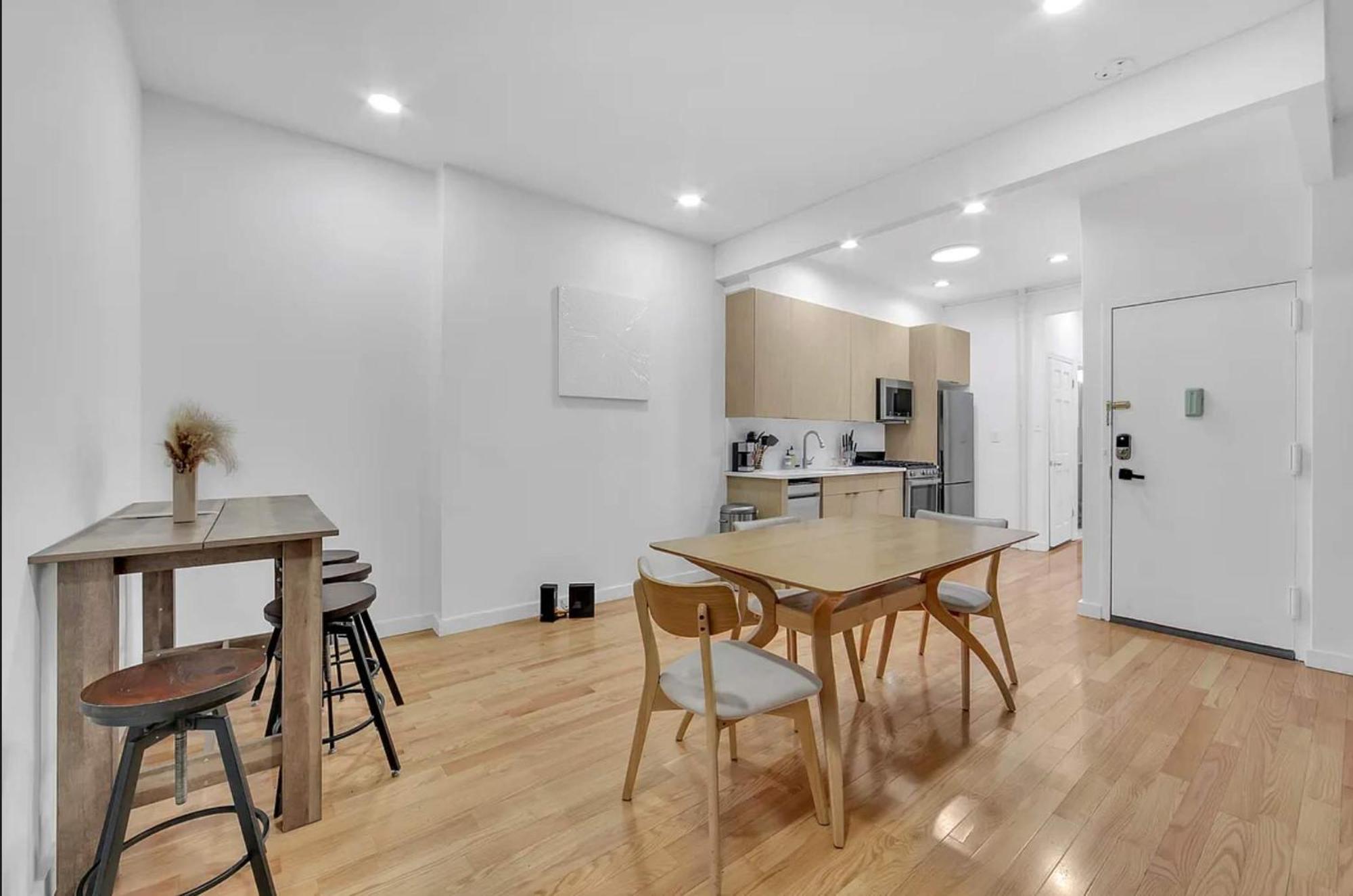 51-1a Renovated 3br 2bath Prime Soho Apartment *