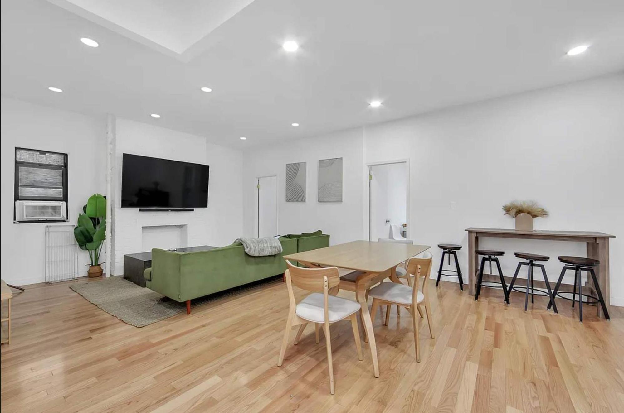 51-1a Renovated 3br 2bath Prime Soho *