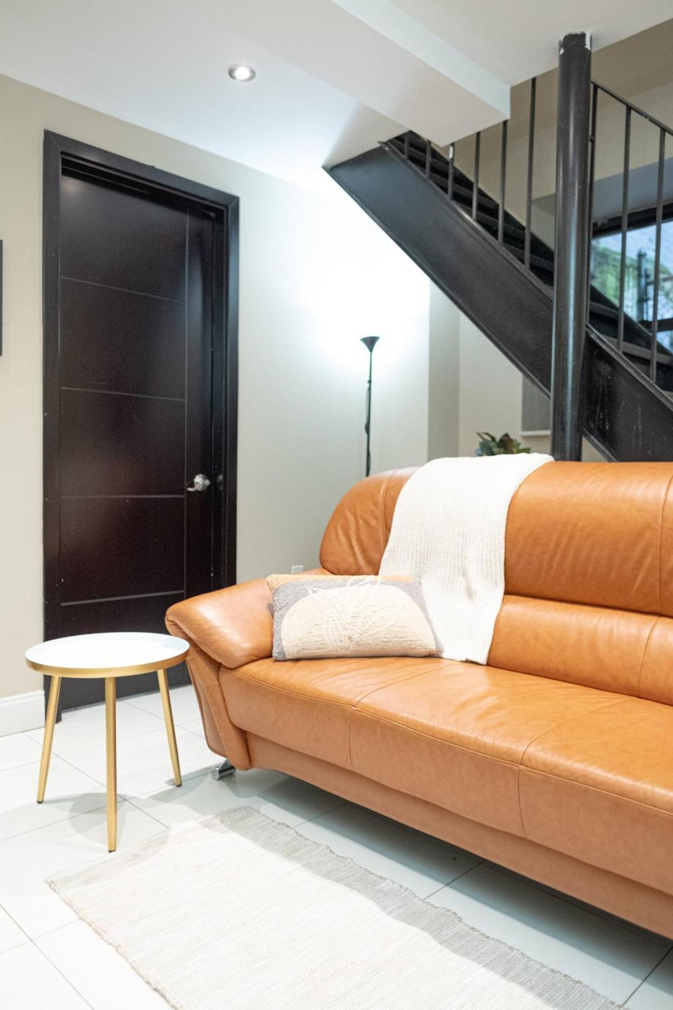 Spacious 4br 2ba Duplex With Private Patio Wd * New York