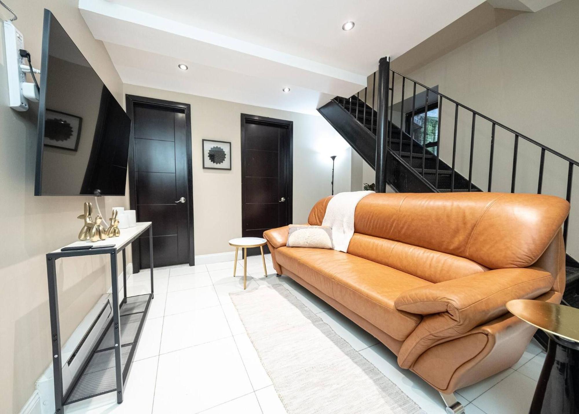 Spacious 4br 2ba Duplex With Private Patio Wd Apartment New York