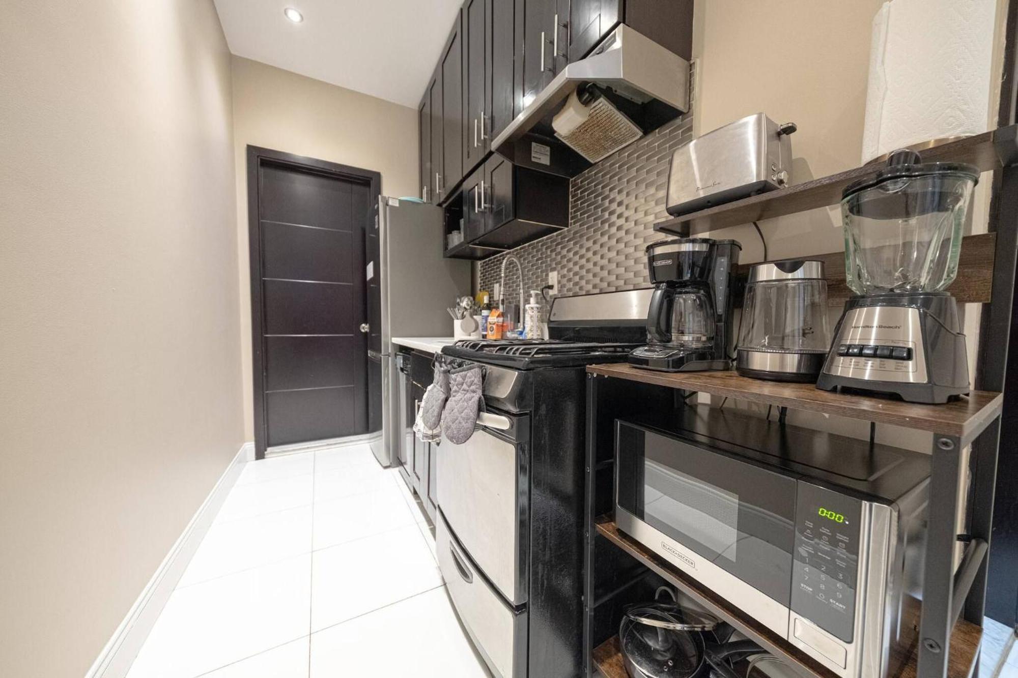Spacious 4br 2ba Duplex With Private Patio Wd Apartment New York