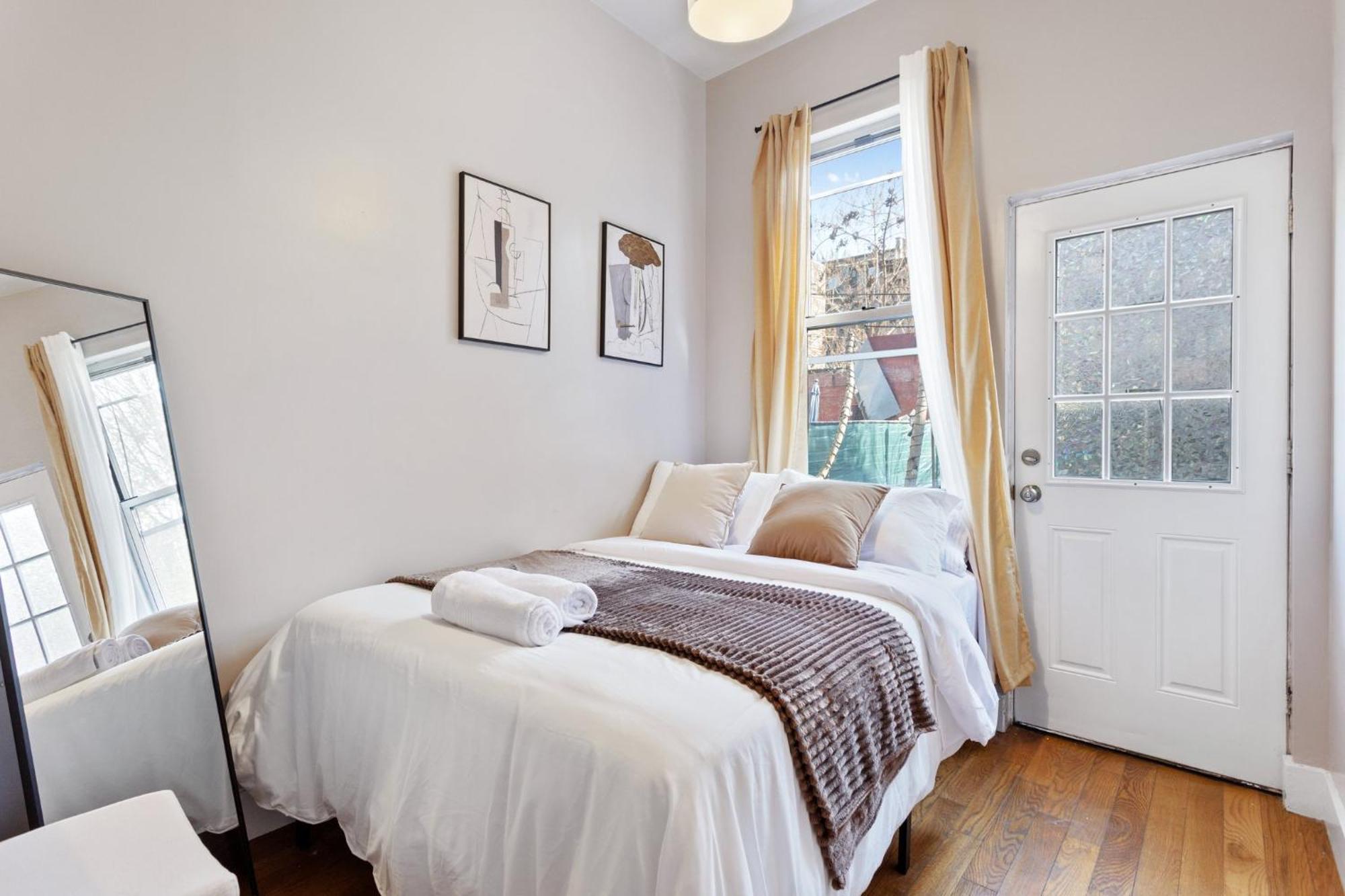 5bd Duplex W Private Patio Bbq And Arcade Games Apartment New York