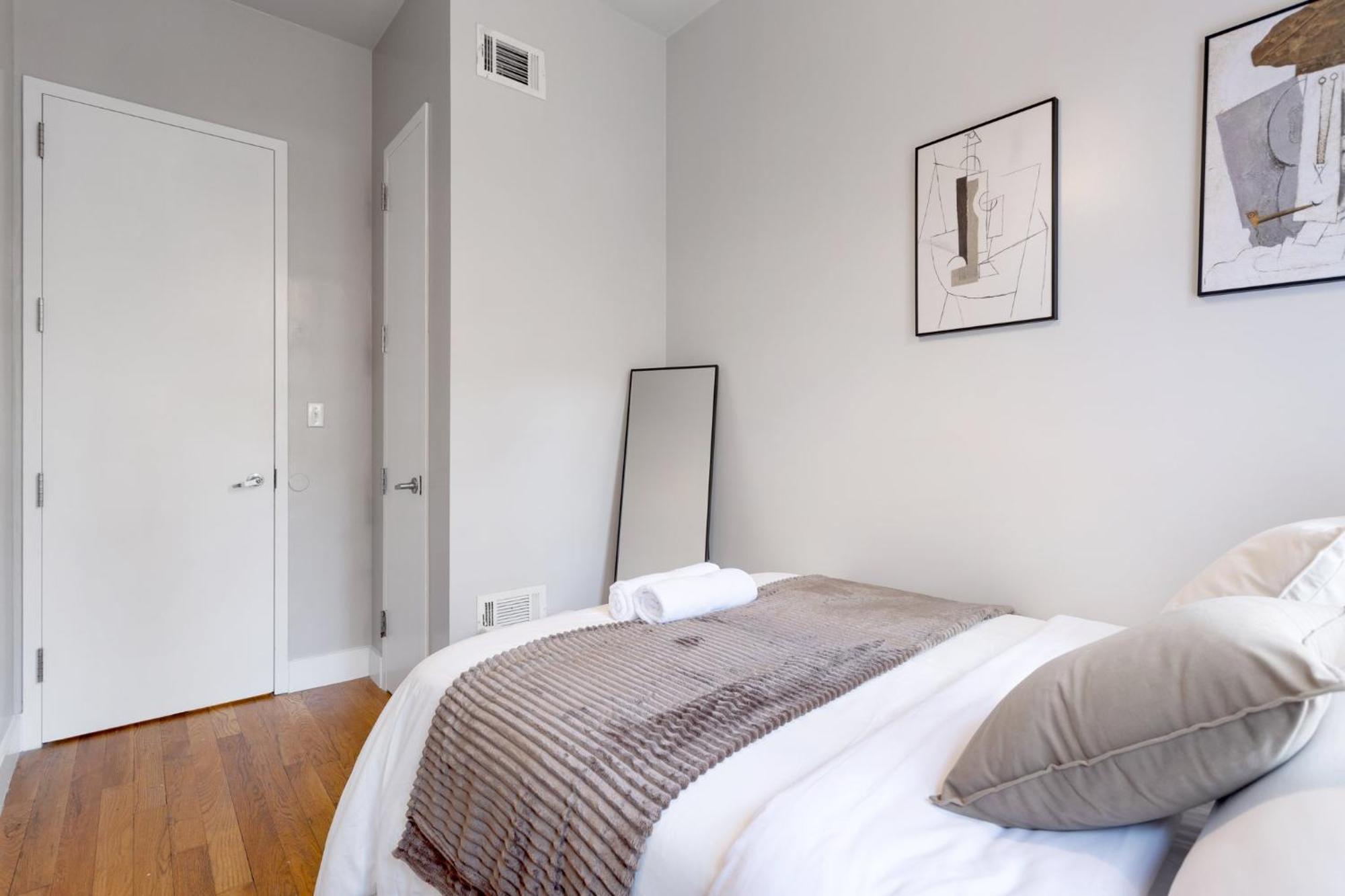 5bd Duplex W Private Patio Bbq And Arcade Games * New York