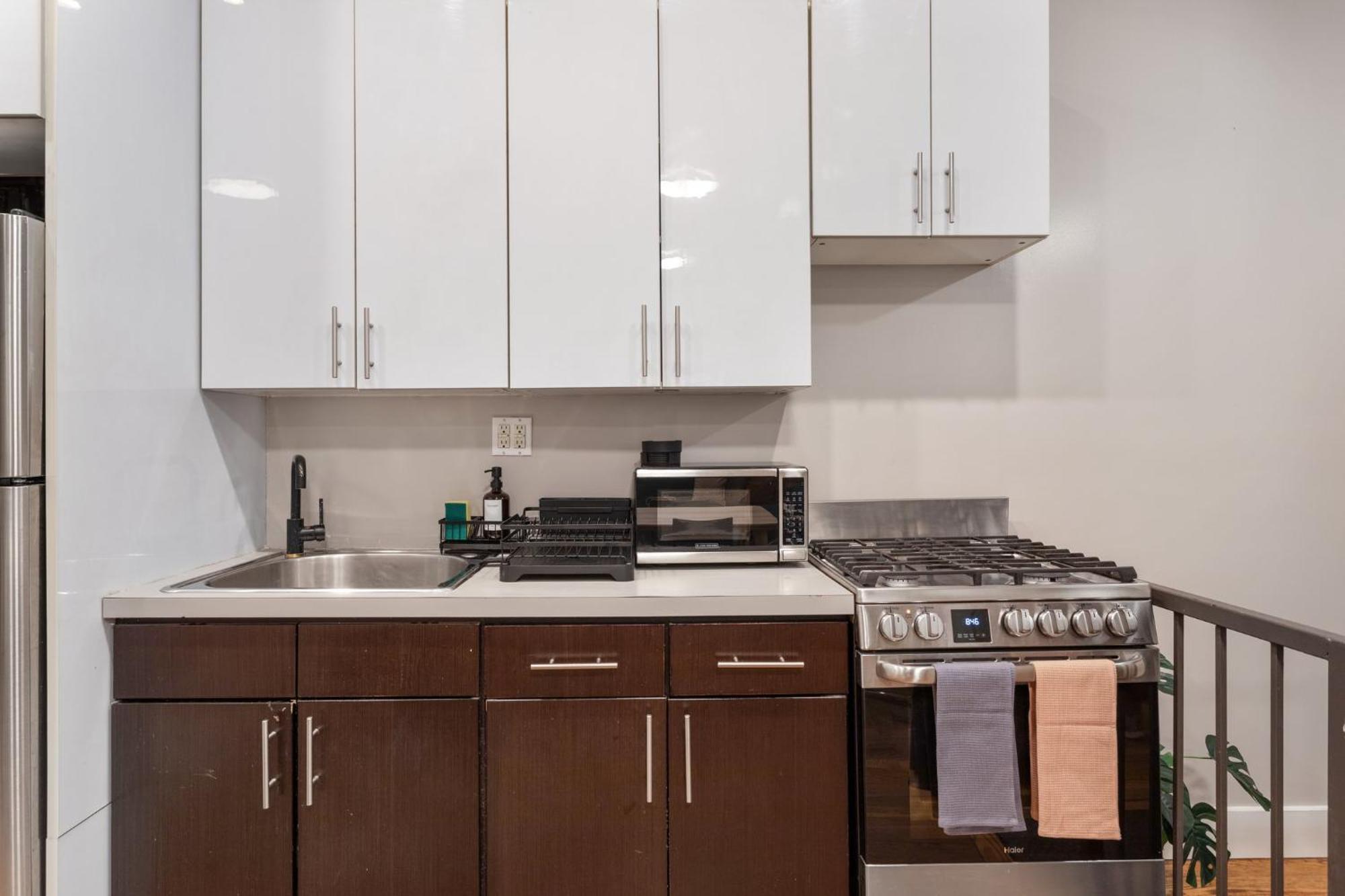 Apartment 5bd Duplex W Private Patio Bbq And Arcade Games *