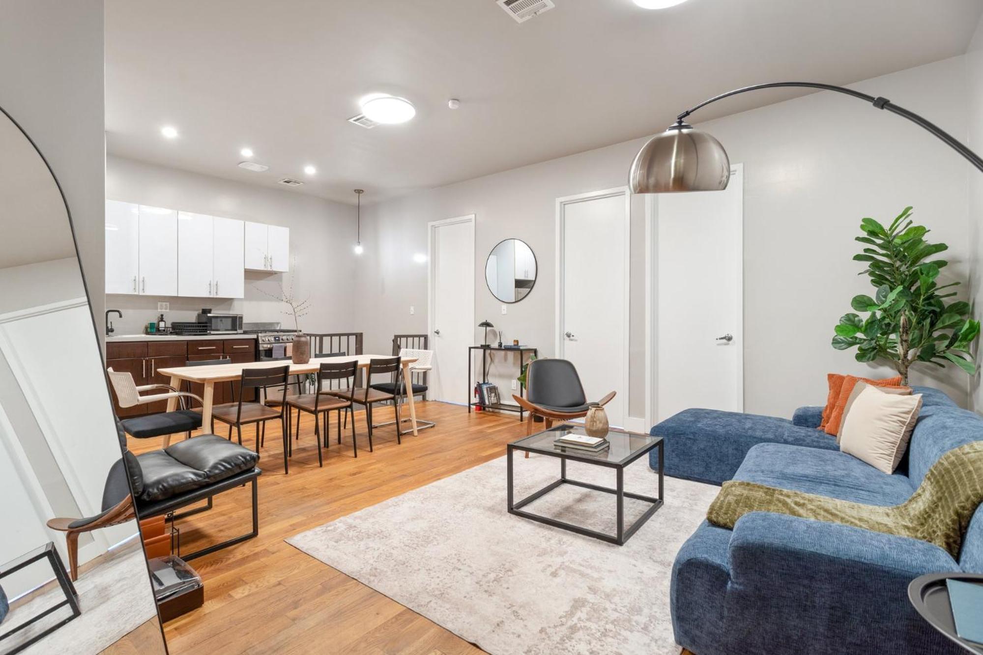 Apartment 5bd Duplex W Private Patio Bbq And Arcade Games New York