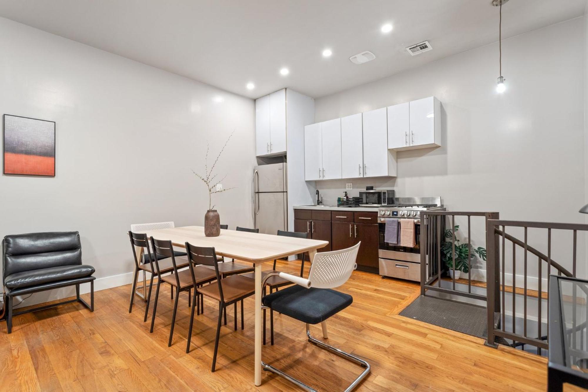 5bd Duplex W Private Patio Bbq And Arcade Games * New York