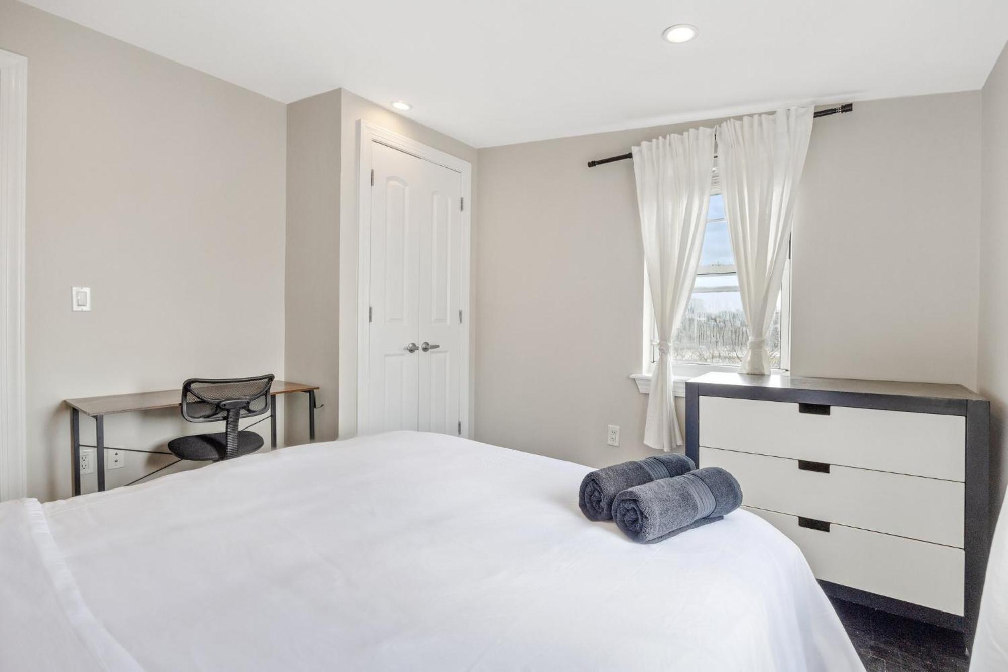 Apartment Biggest Duplex 6bd In Bushwick For 16 Guests
