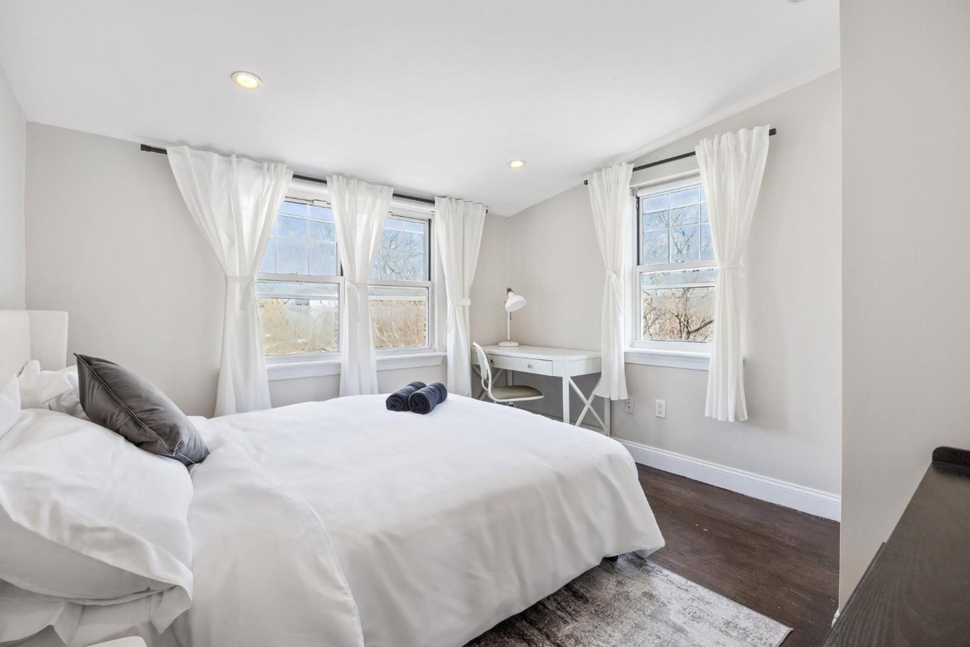Biggest Duplex 6bd In Bushwick For 16 Guests *