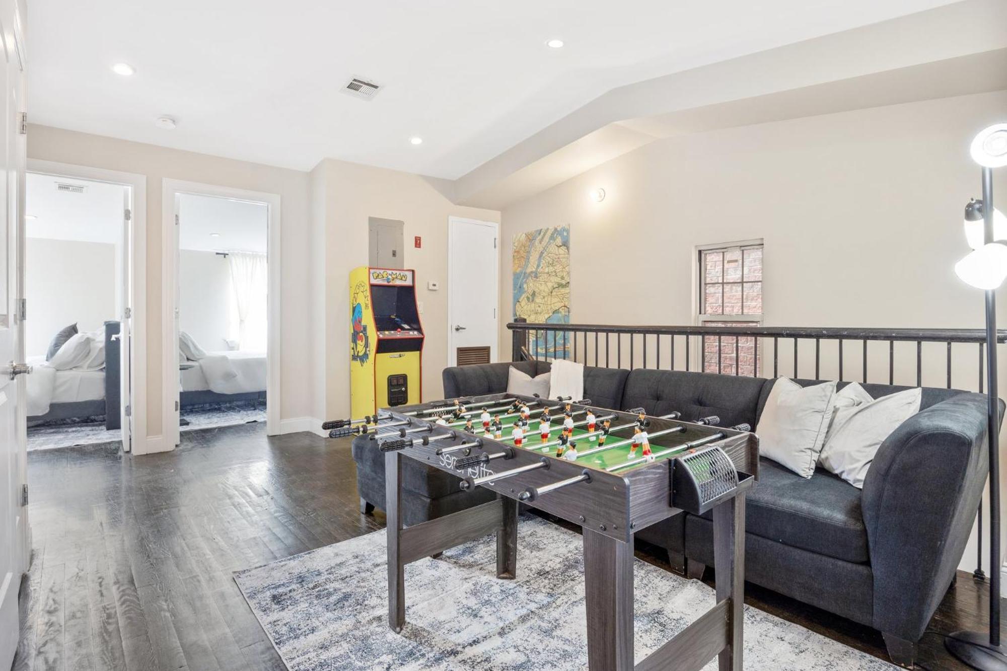 Apartment Biggest Duplex 6bd In Bushwick For 16 Guests