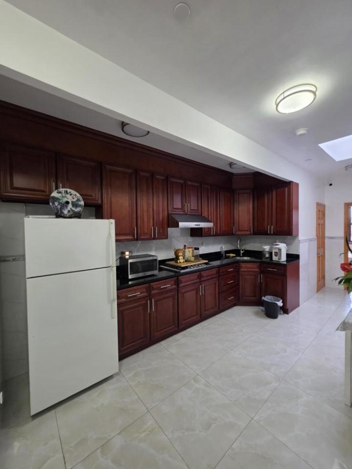 Homestay Cozy In Brooklyn With Amazing Food