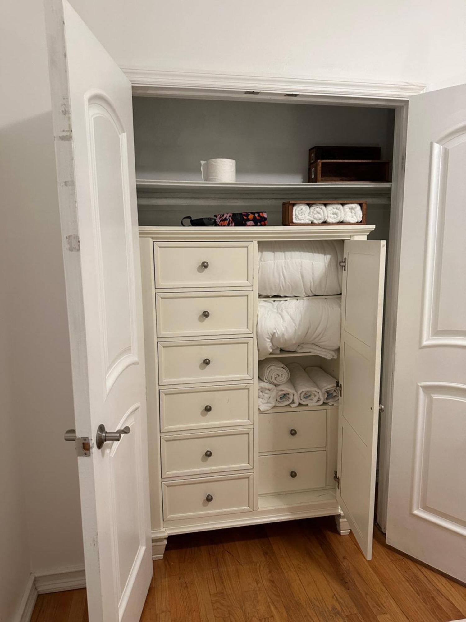 Private Bedroom And Private Bath Guest house