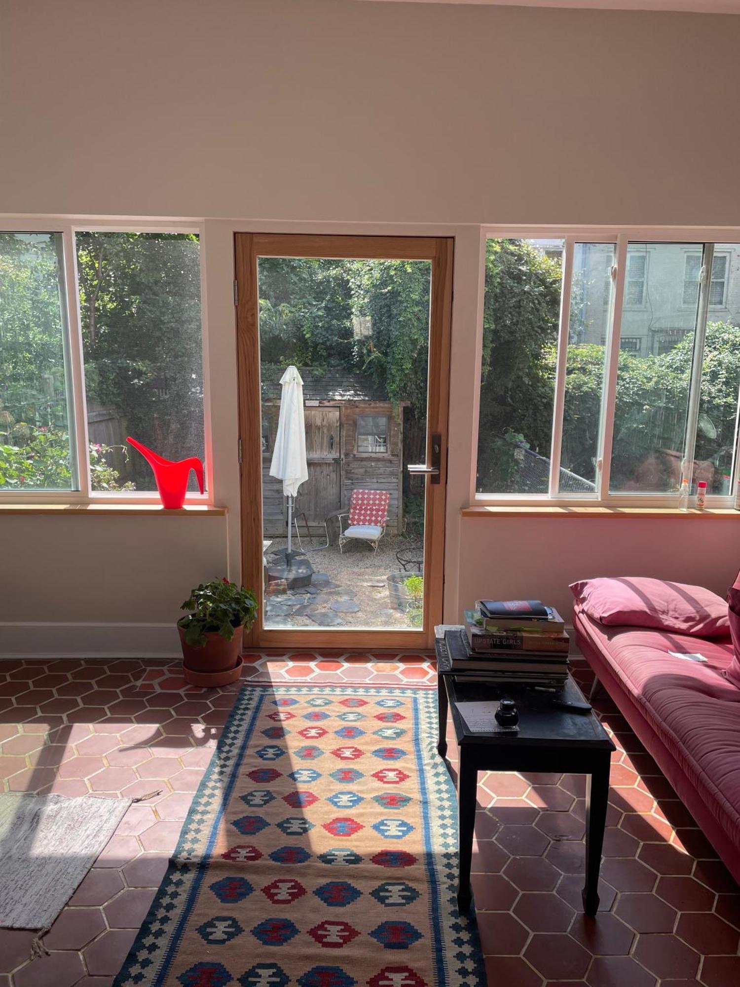Artsy Elegant 4-Br Townhouse Quiet Brooklyn Block Ferienhaus *