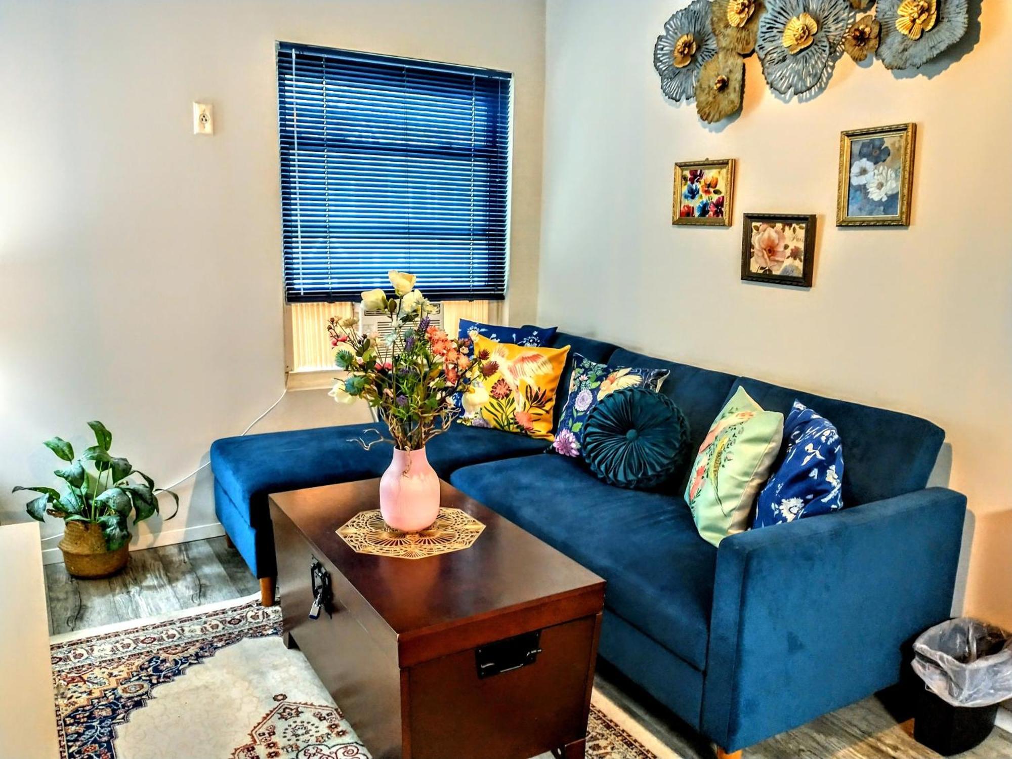 Apartment Explore From Queens *