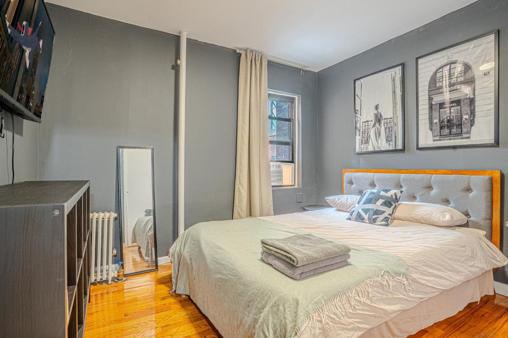 Stylish 3bd Near Empire Apartment