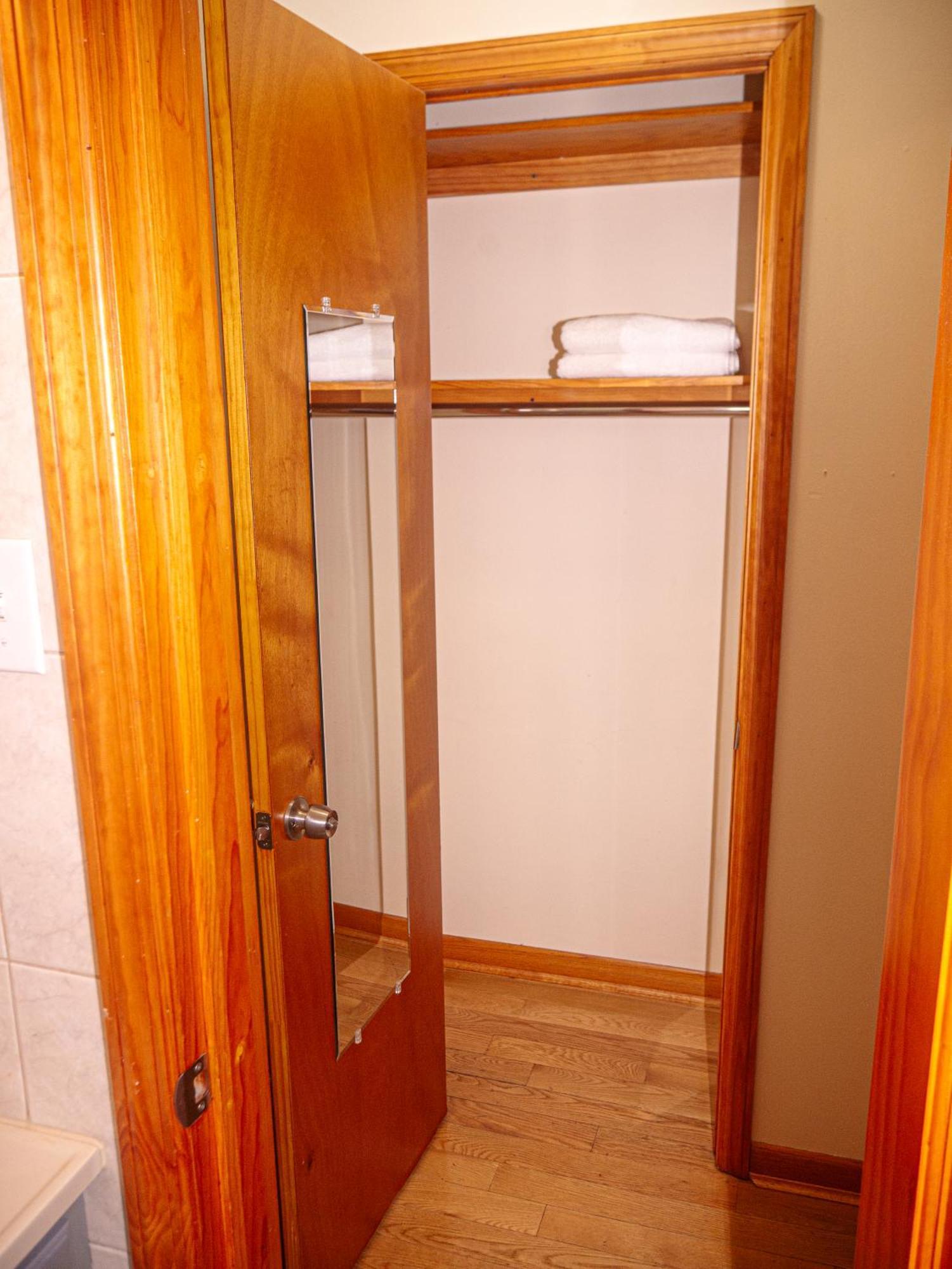 Immaculate Furnished 1-bedroom