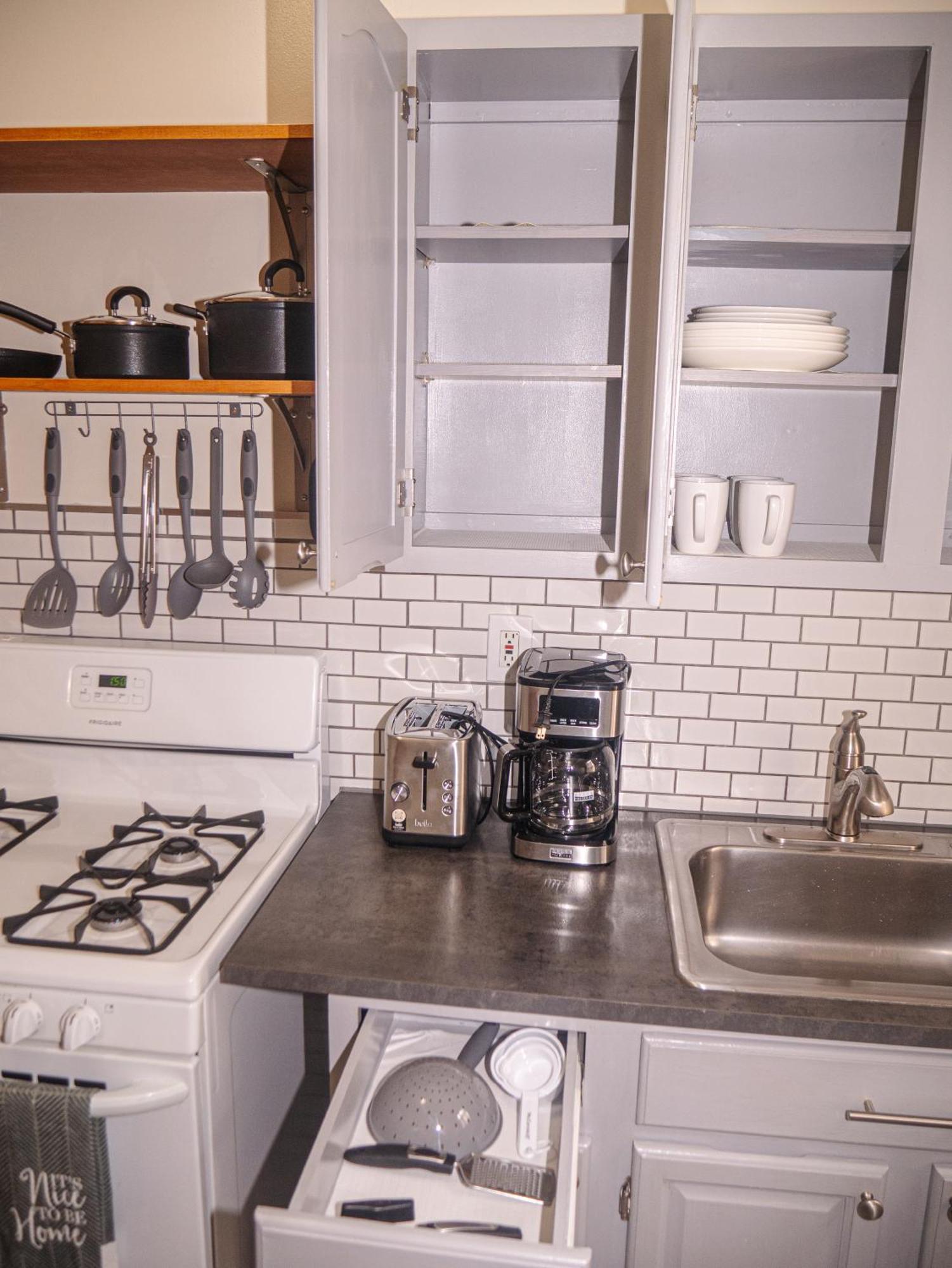 Immaculate Furnished 1-bedroom New York