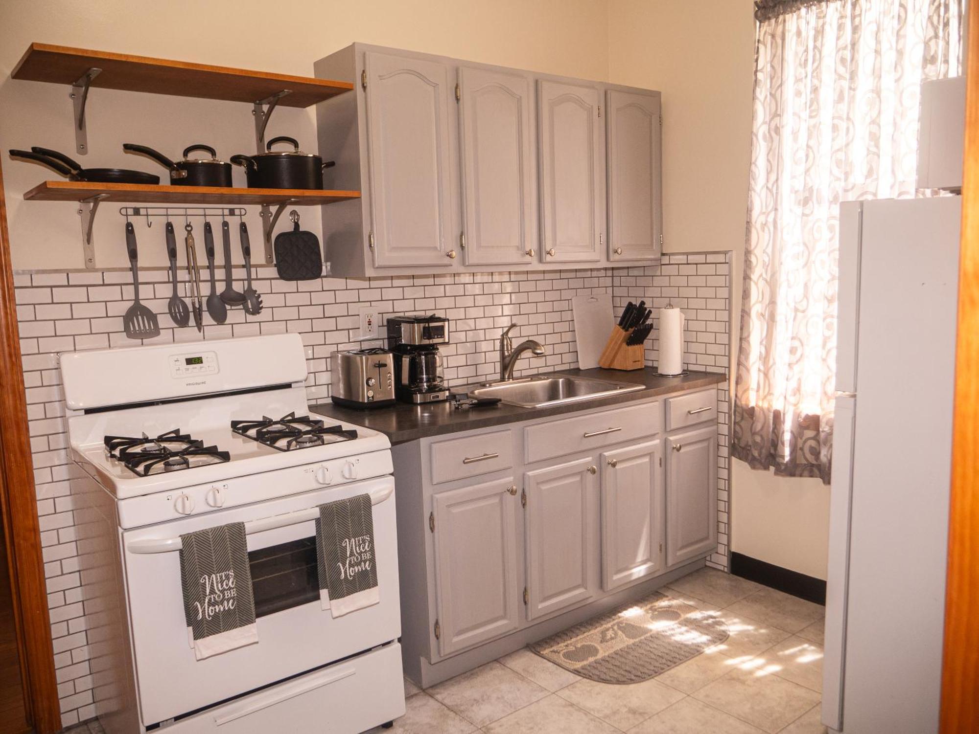 Immaculate Furnished 1-bedroom